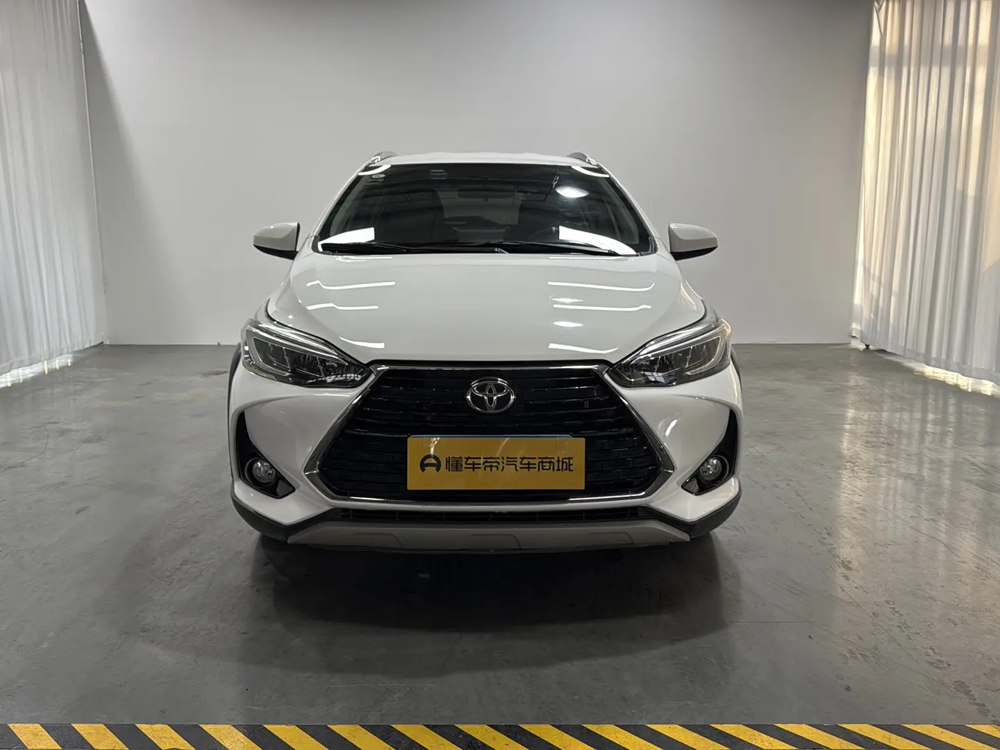 Toyota Yaris L  из Китая