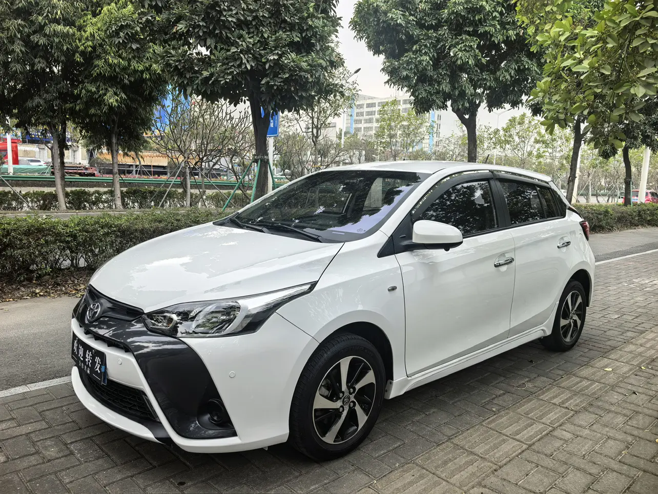 Toyota Yaris L  из Китая