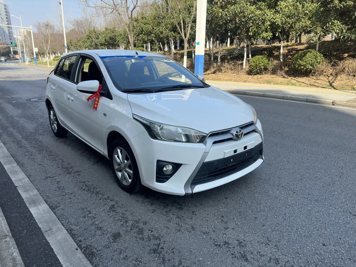 Toyota Yaris L  из Китая