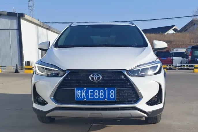 Toyota Yaris L  из Китая