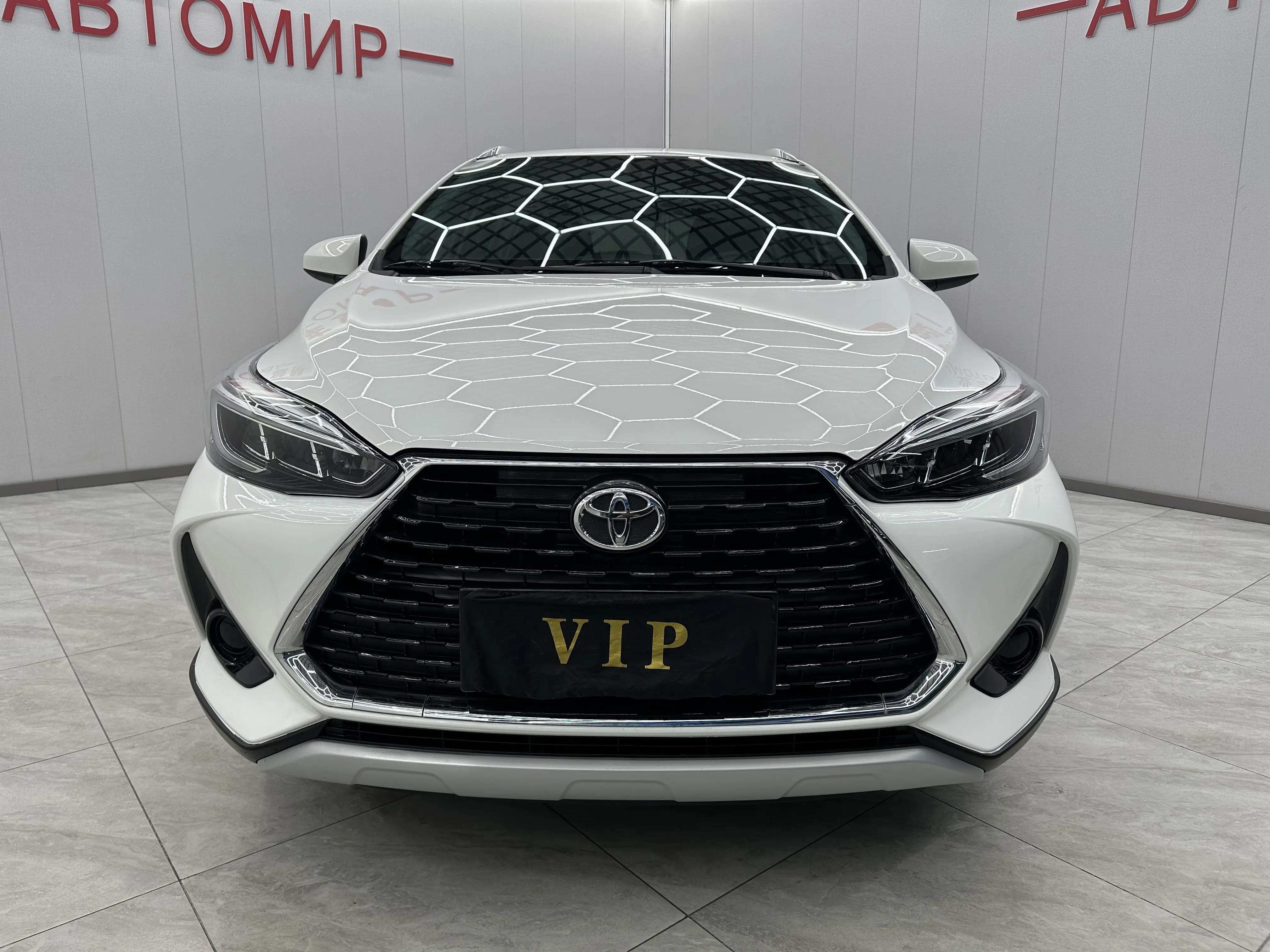 Toyota Yaris L  из Китая