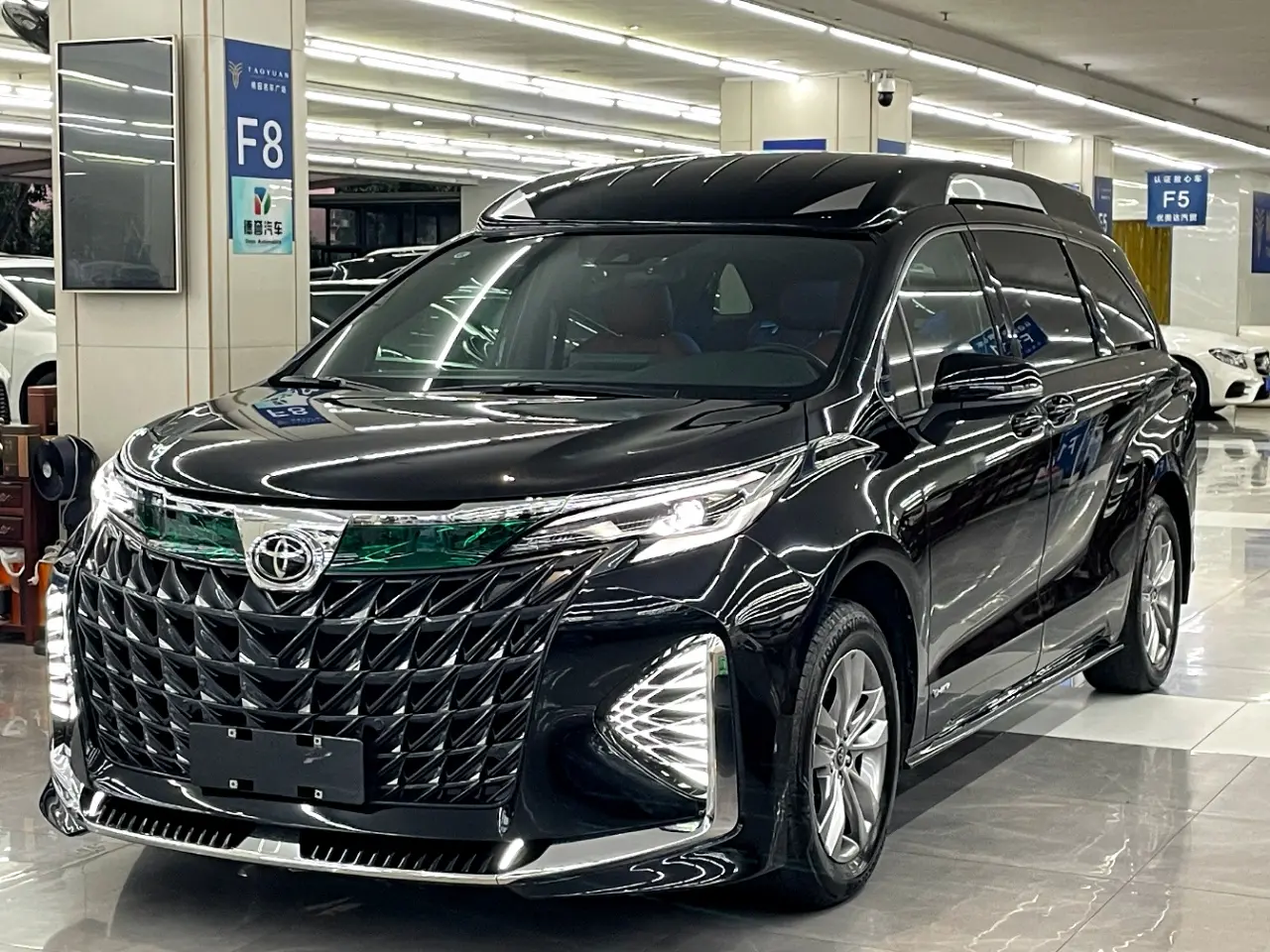 Toyota Sienna  из Китая