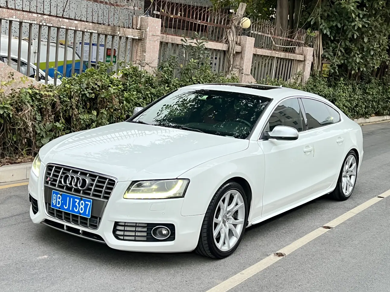 Audi S5  из Китая