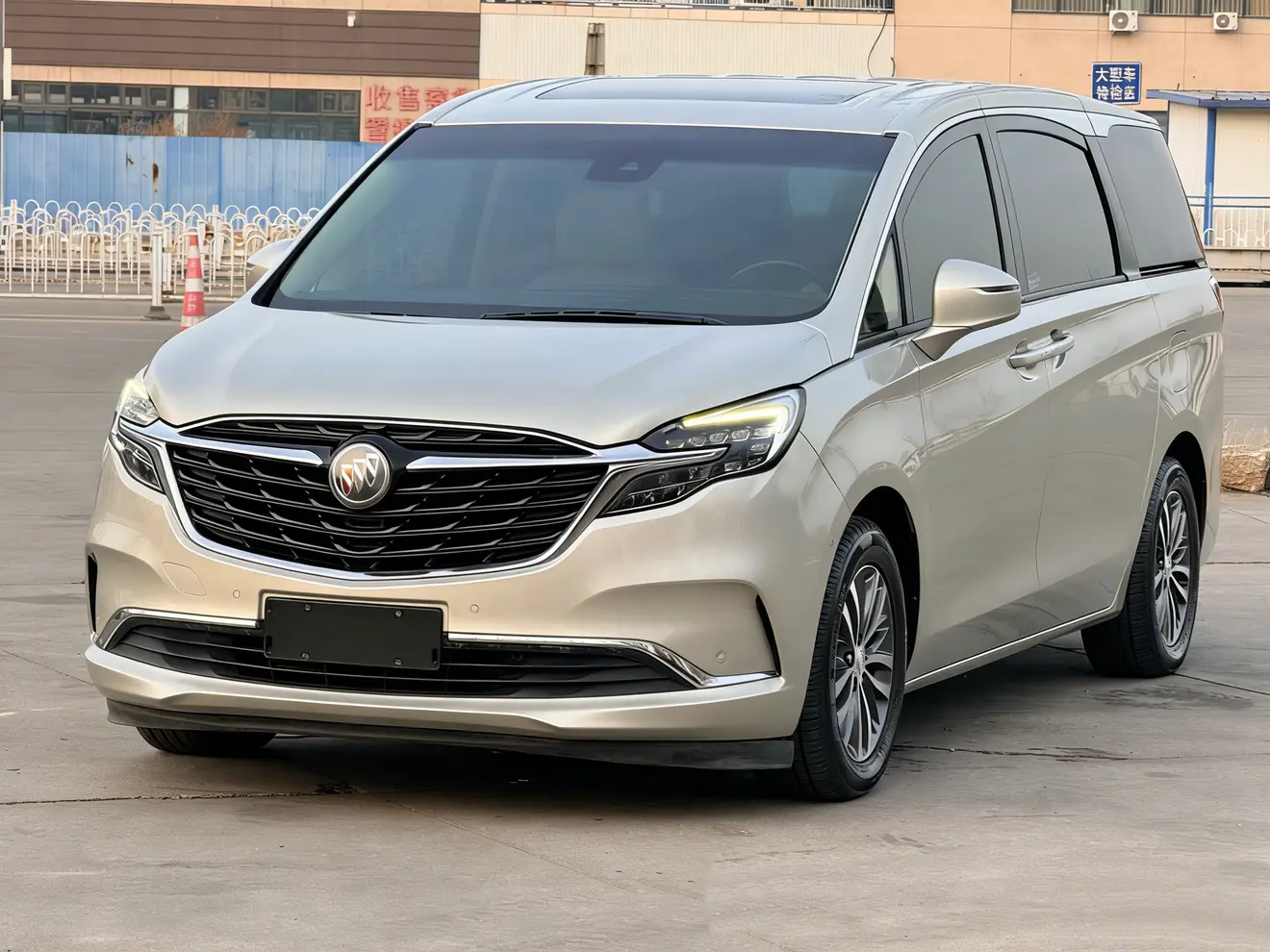 Buick GL8  из Китая