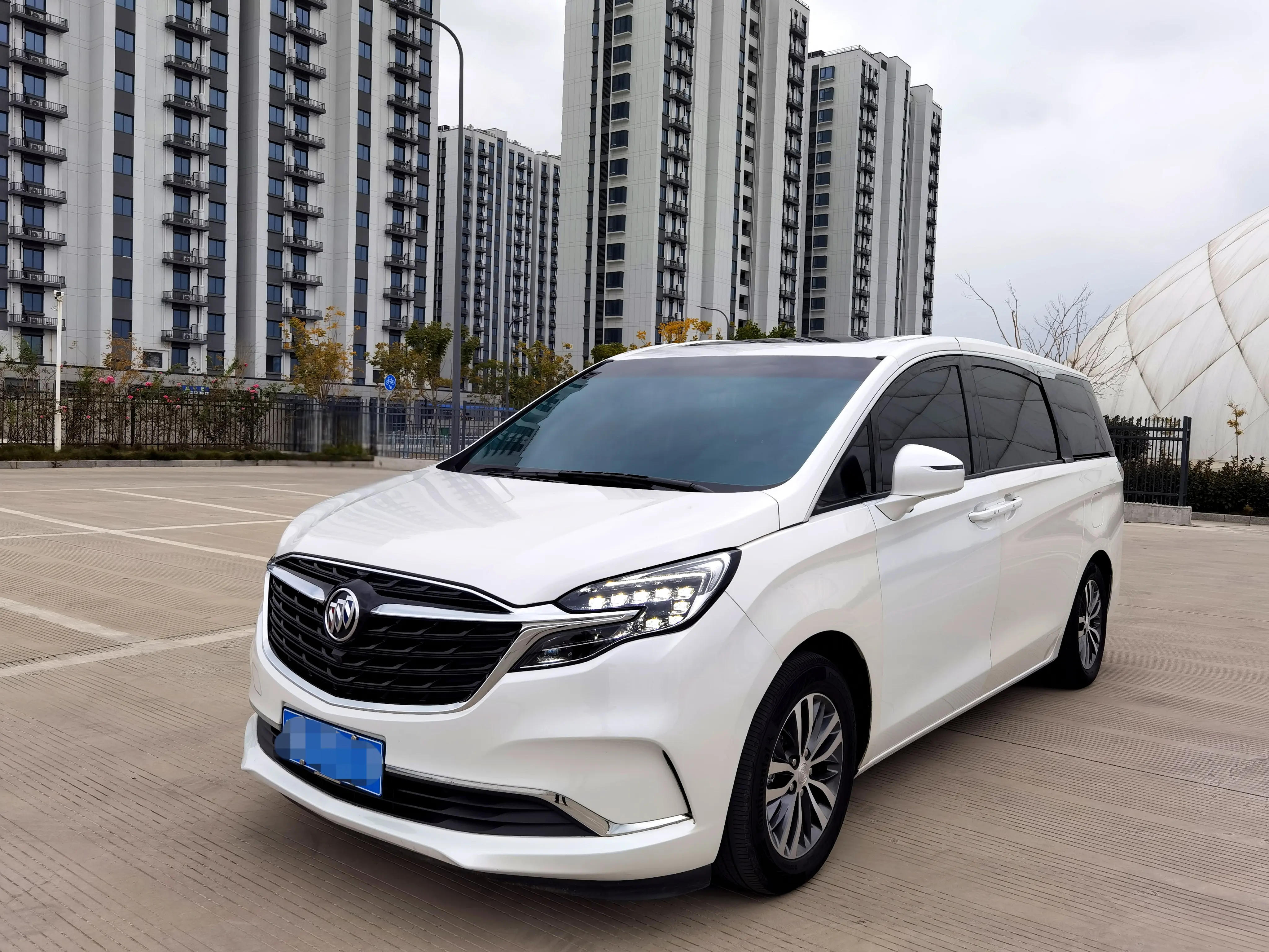 Buick GL8  из Китая