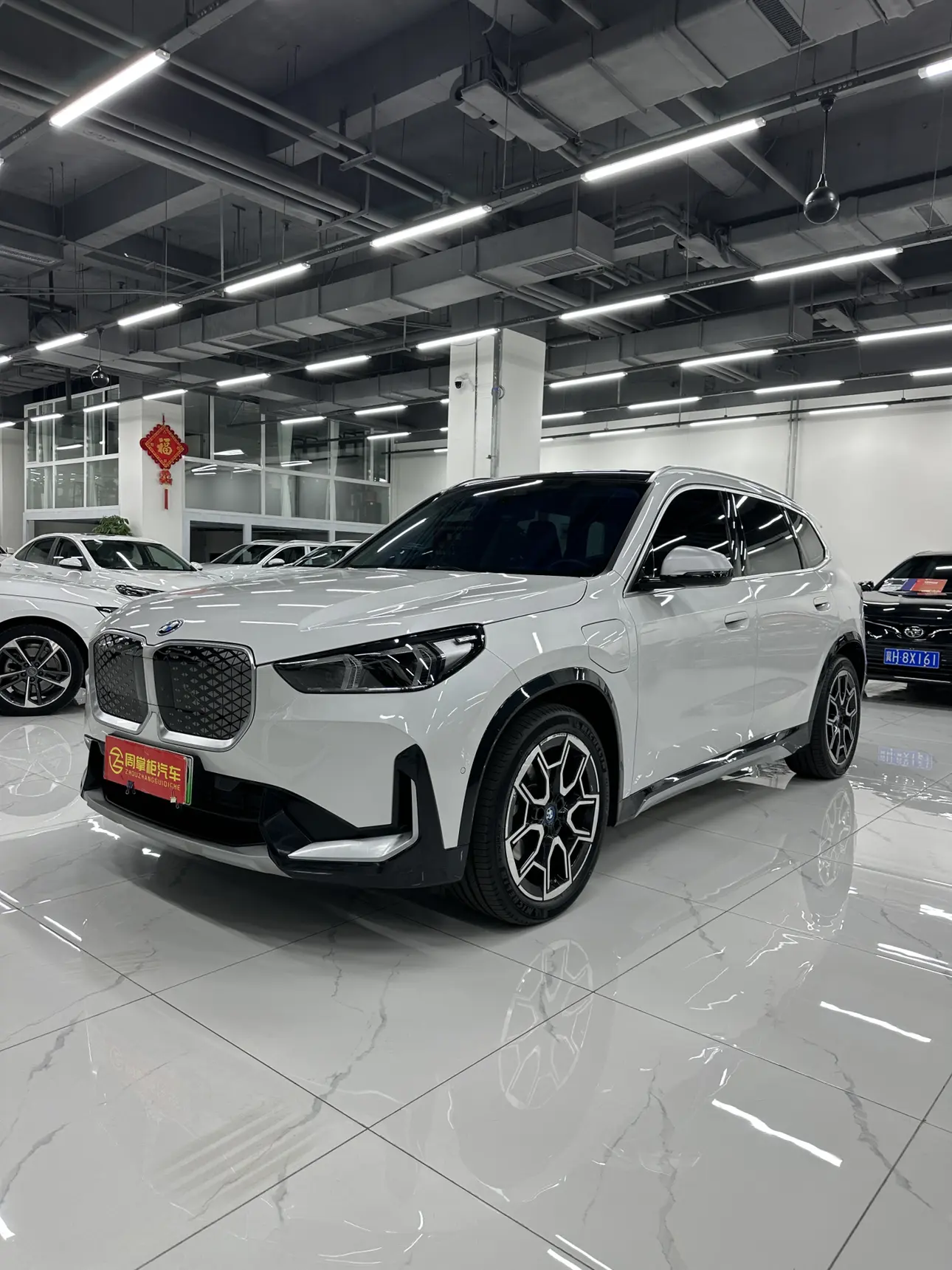 BMW iX1