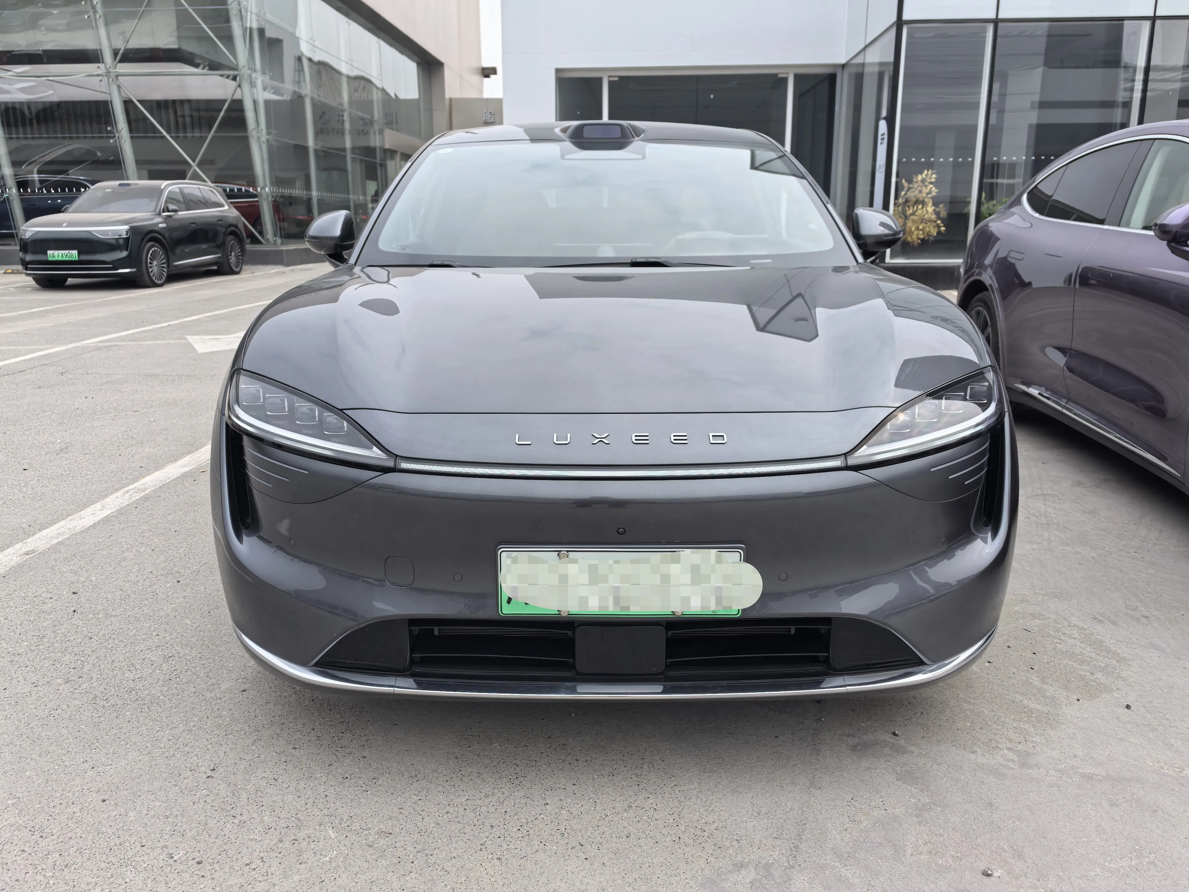 Luxeed Zhijie R7  из Китая