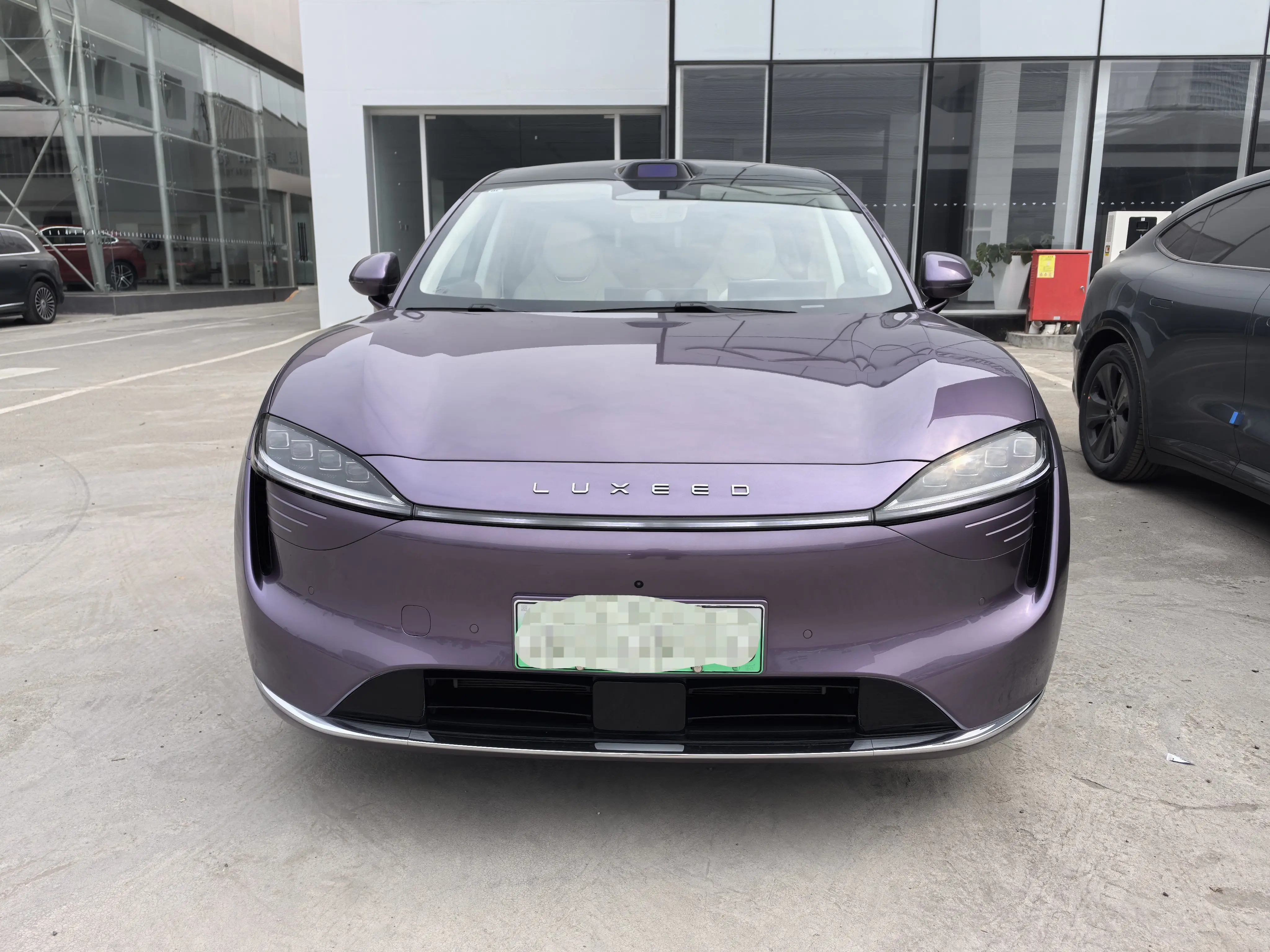 Luxeed Zhijie R7  из Китая