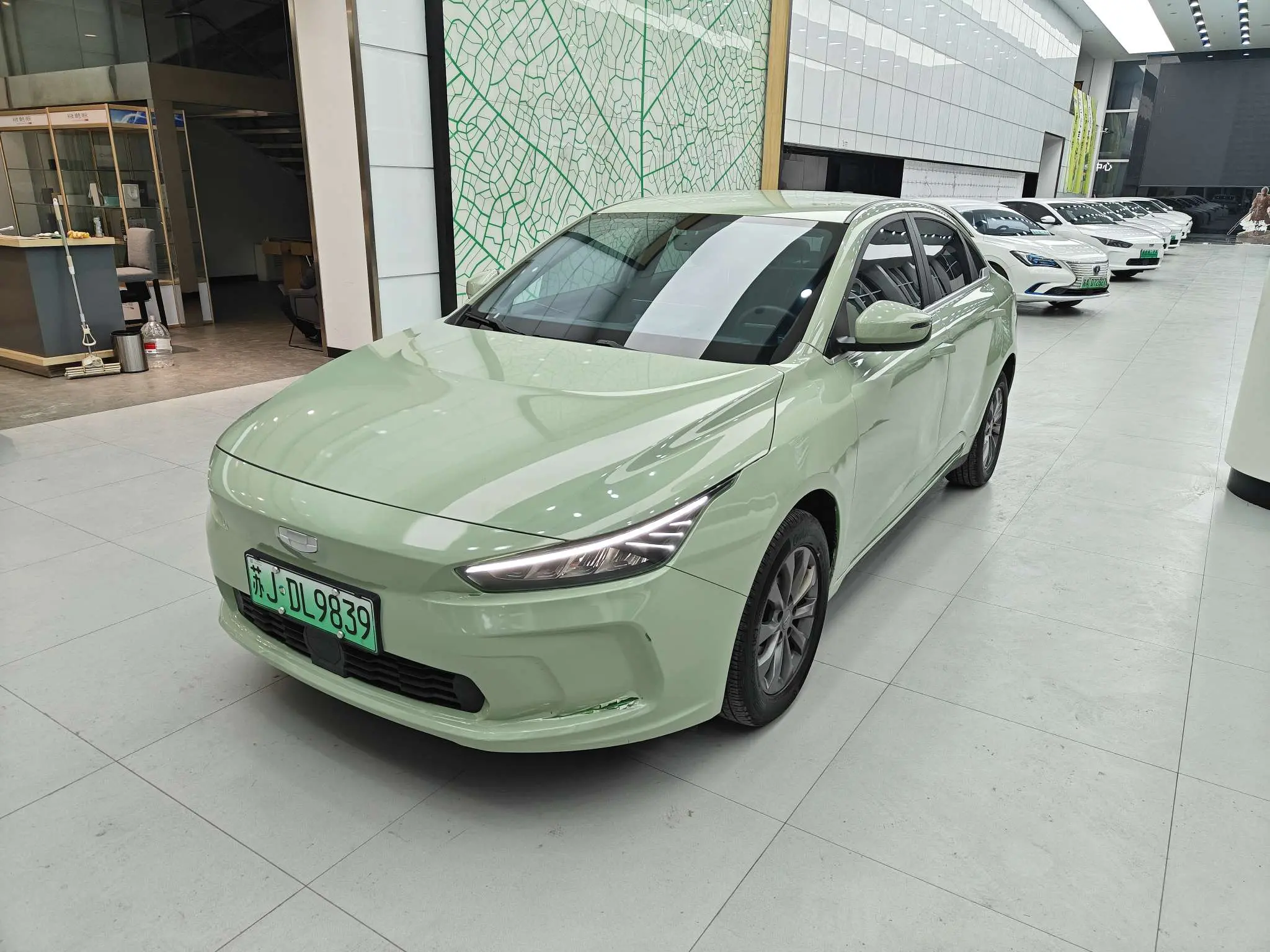 Geely Geometry A  из Китая