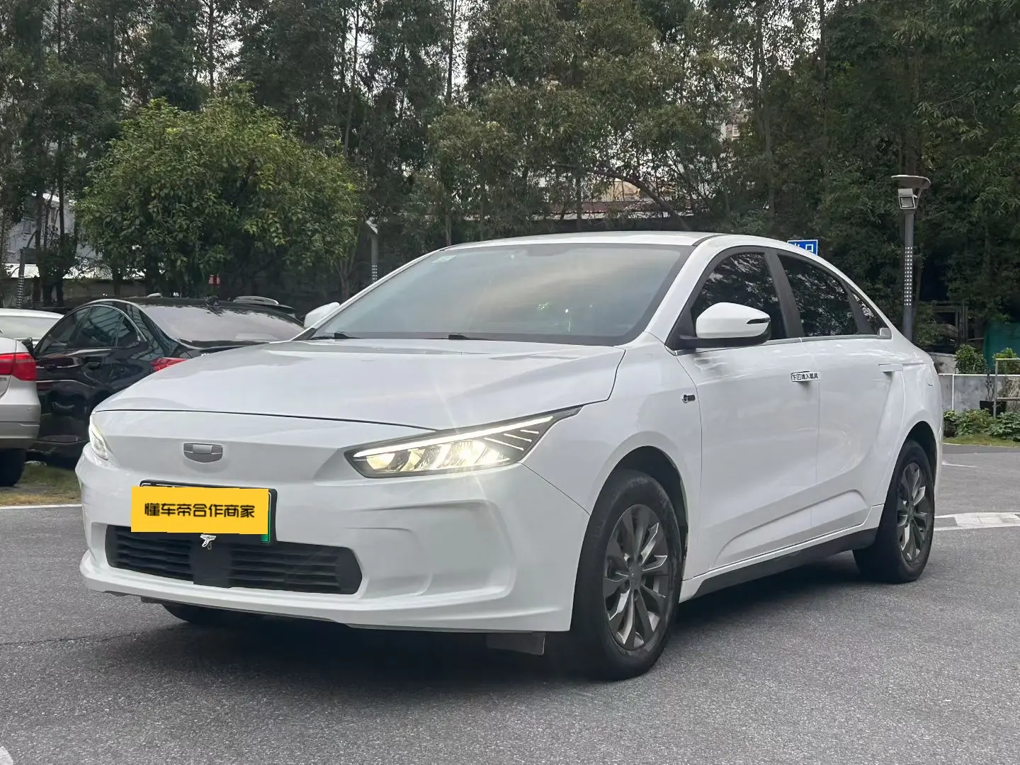 Geely Geometry A  из Китая