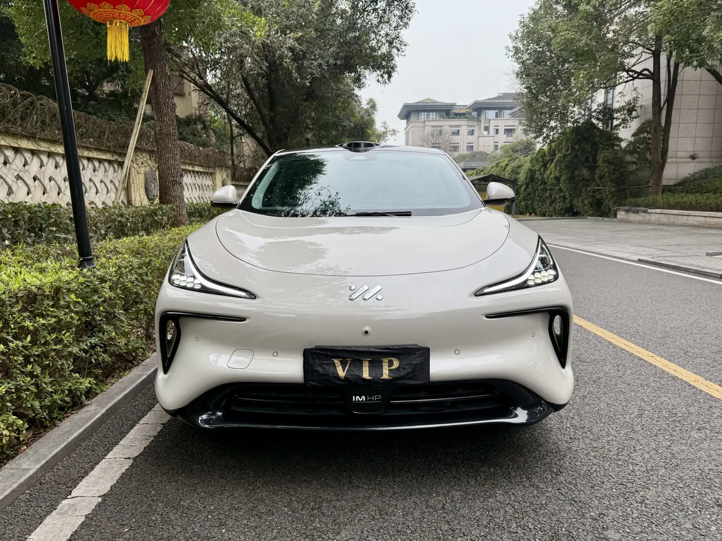 Zhiji LS6  из Китая