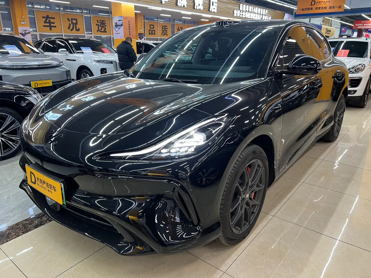 Zhiji LS6  из Китая