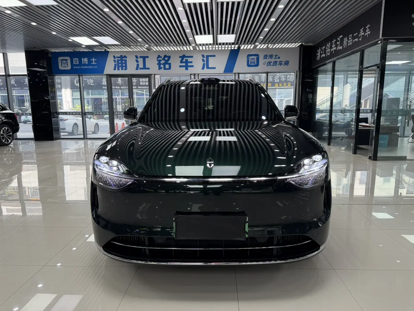 AITO M9 (Wenjie M9)  из Китая