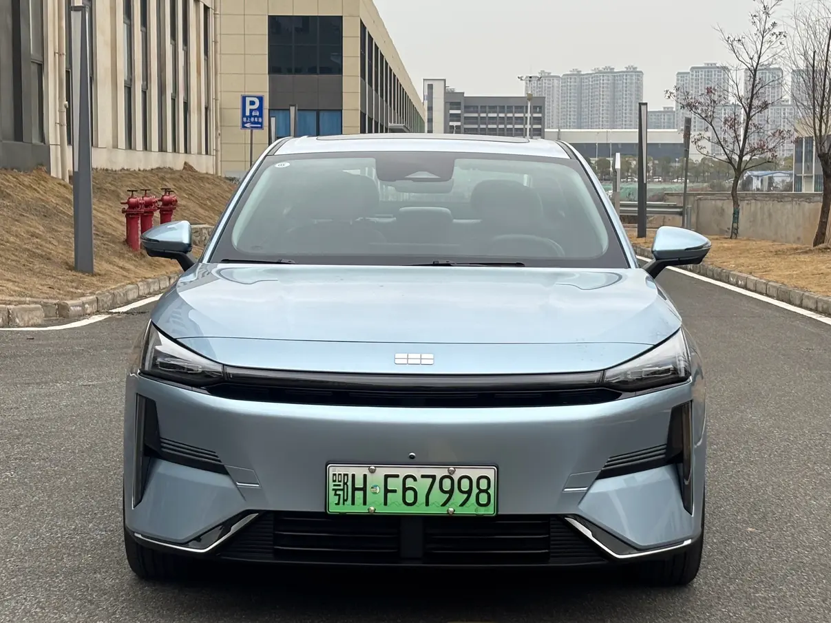 Geely Galaxy L6  из Китая