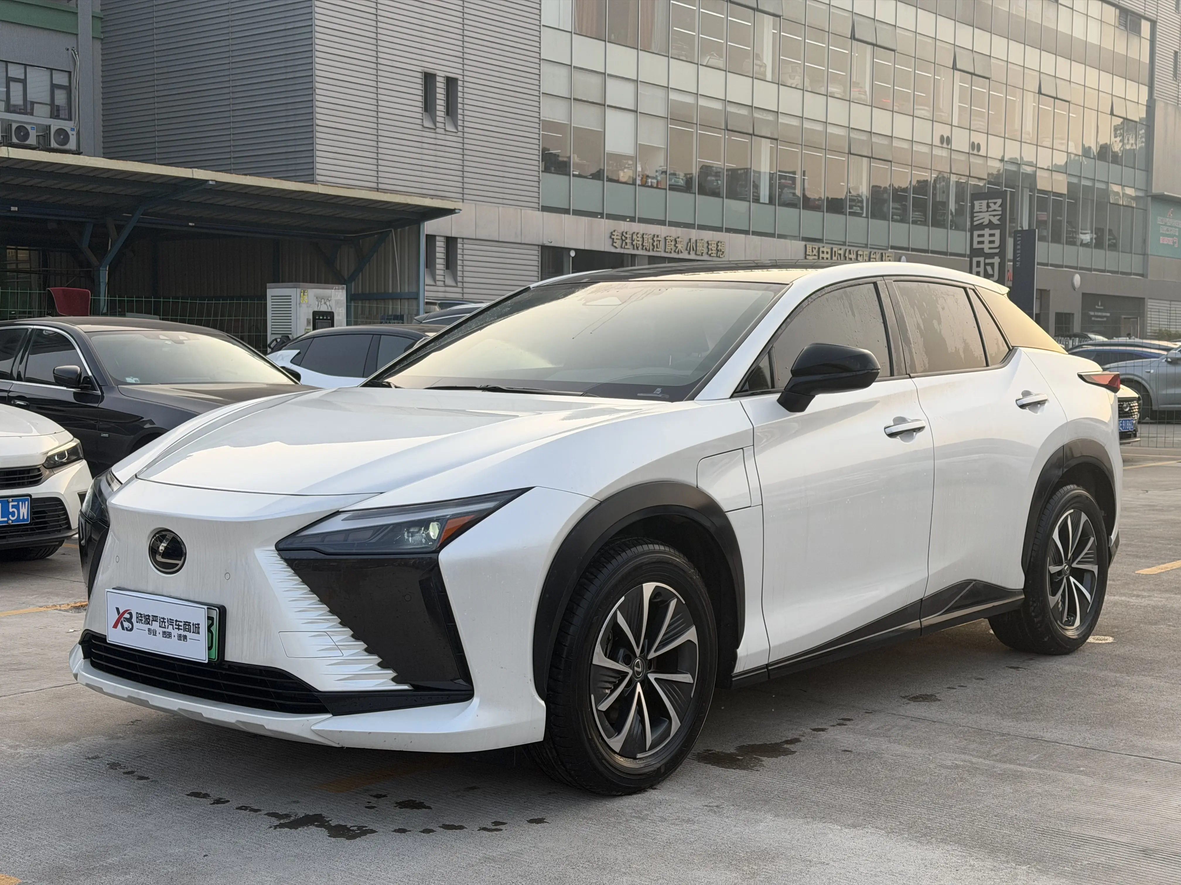 Lexus RZ  из Китая