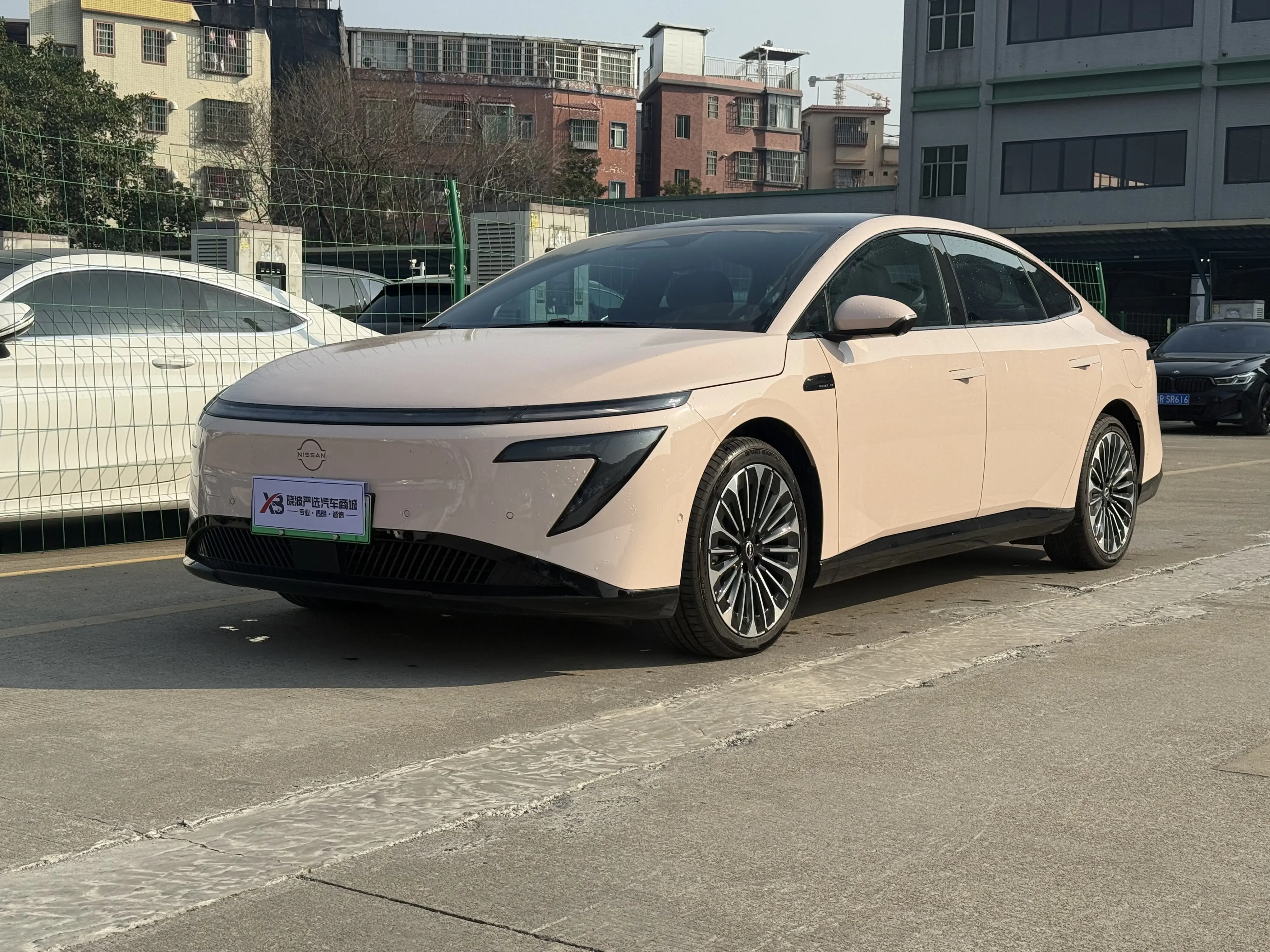 Nissan N7  из Китая