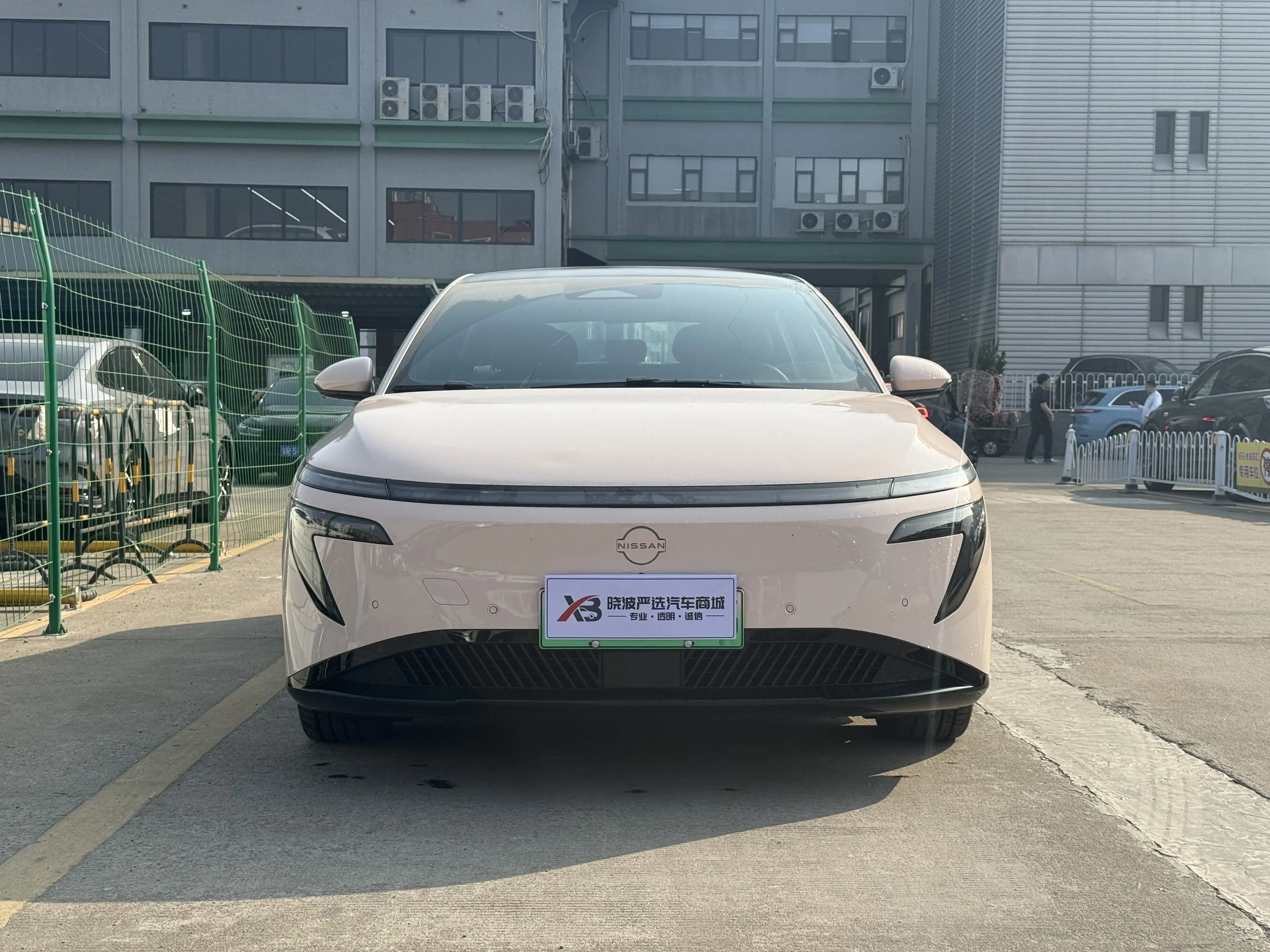 Nissan N7  из Китая