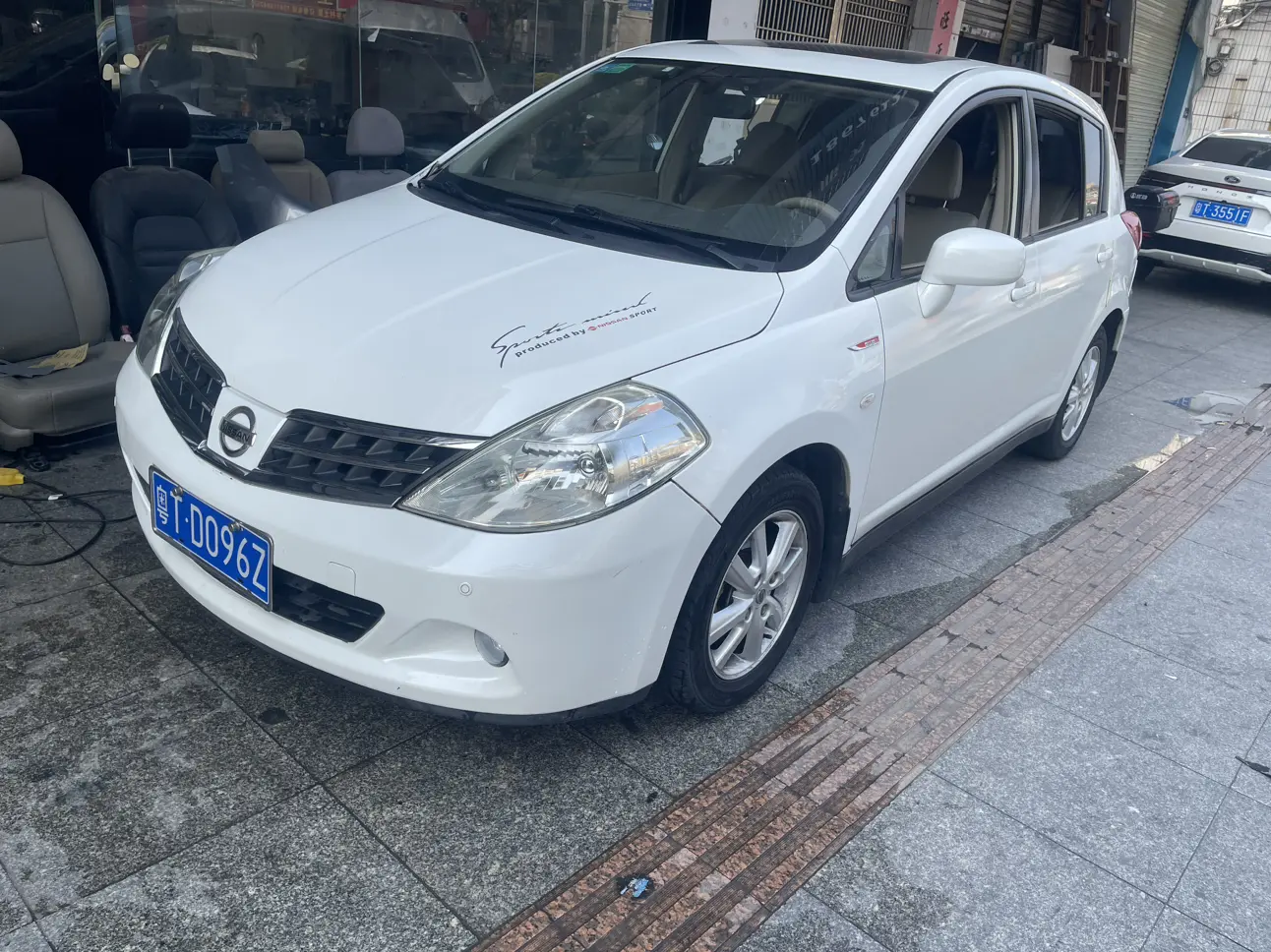 Nissan Tiida  из Китая