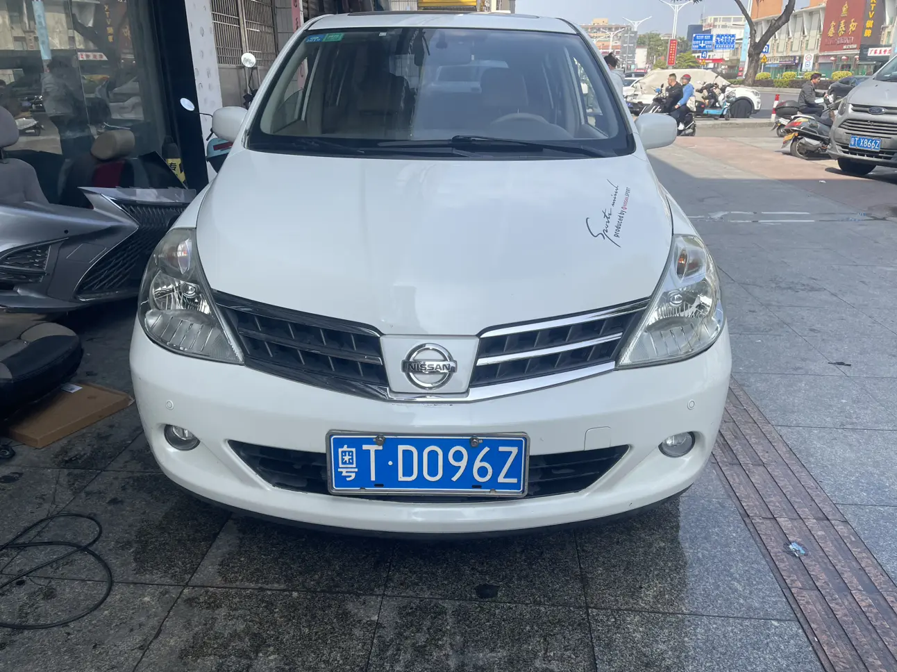 Nissan Tiida  из Китая