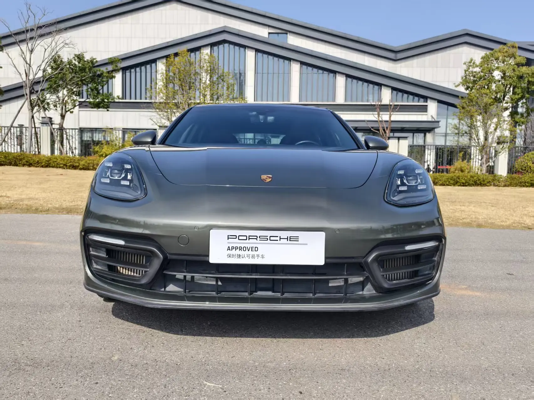 Porsche Panamera E-Hybrid  из Китая