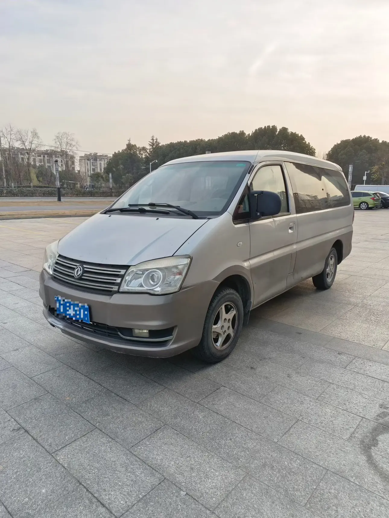 Forthing Lingzhi  из Китая