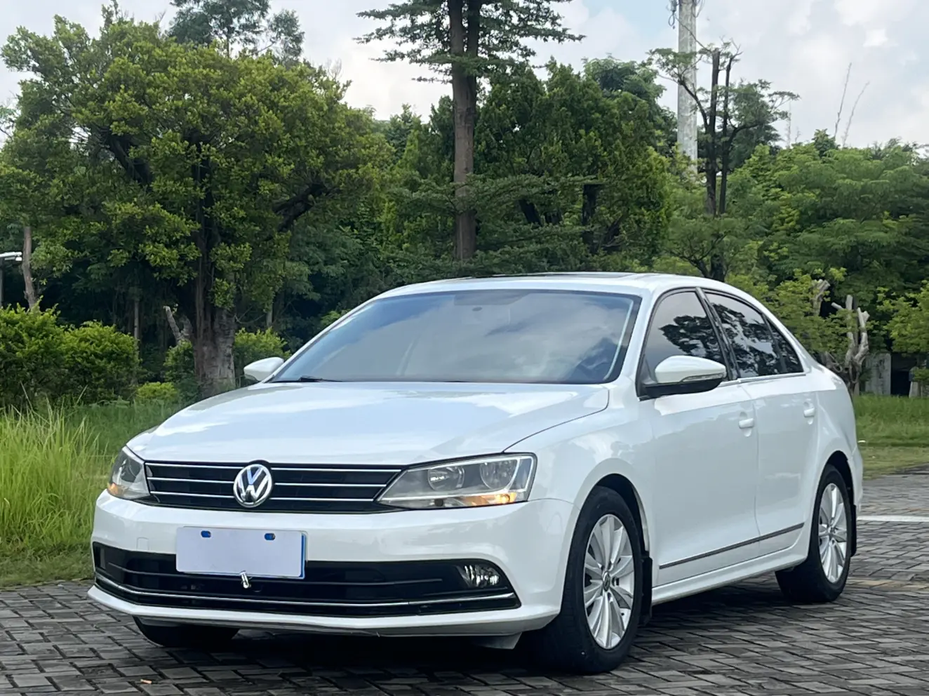Volkswagen Sagitar  из Китая