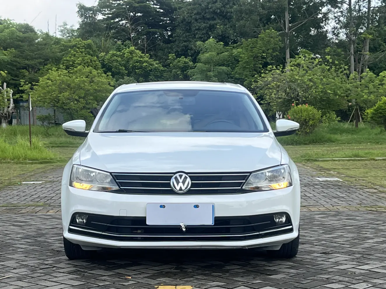 Volkswagen Sagitar  из Китая
