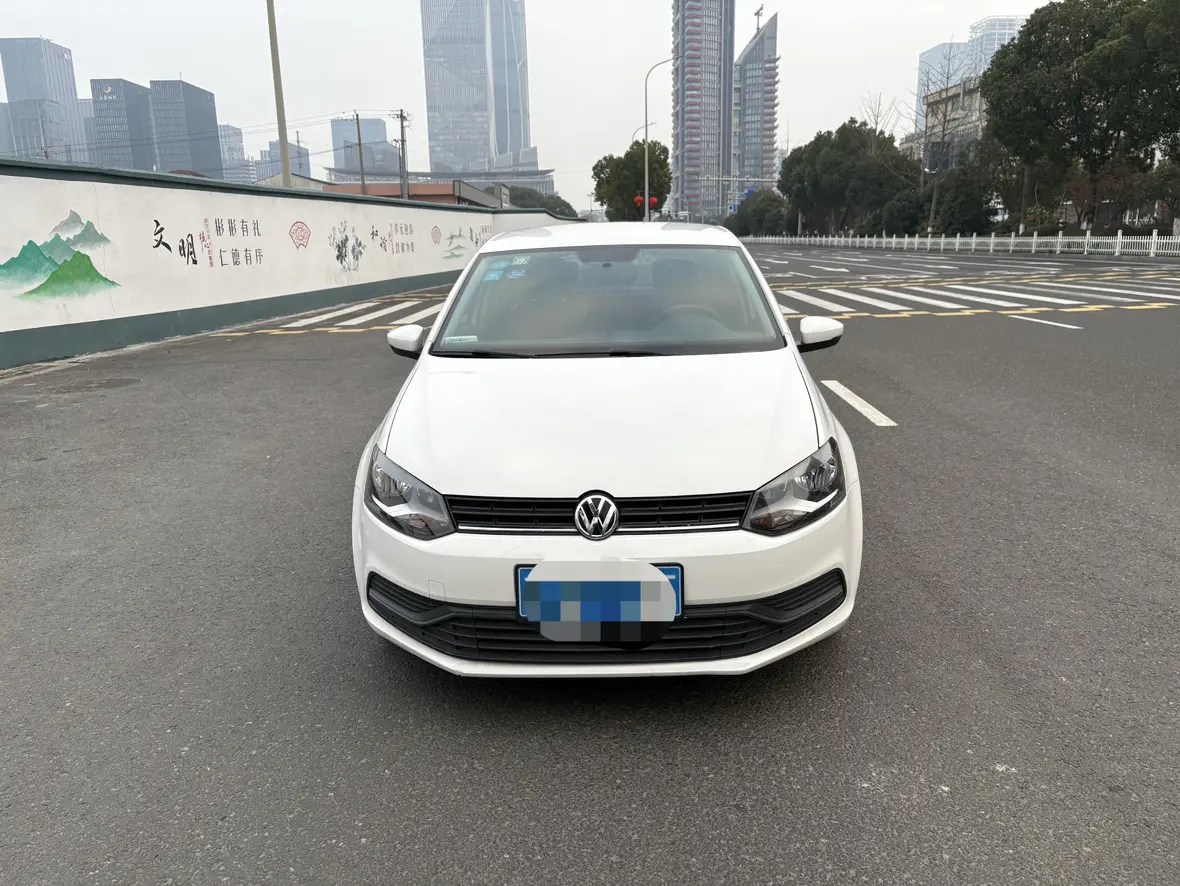 Volkswagen Polo  из Китая