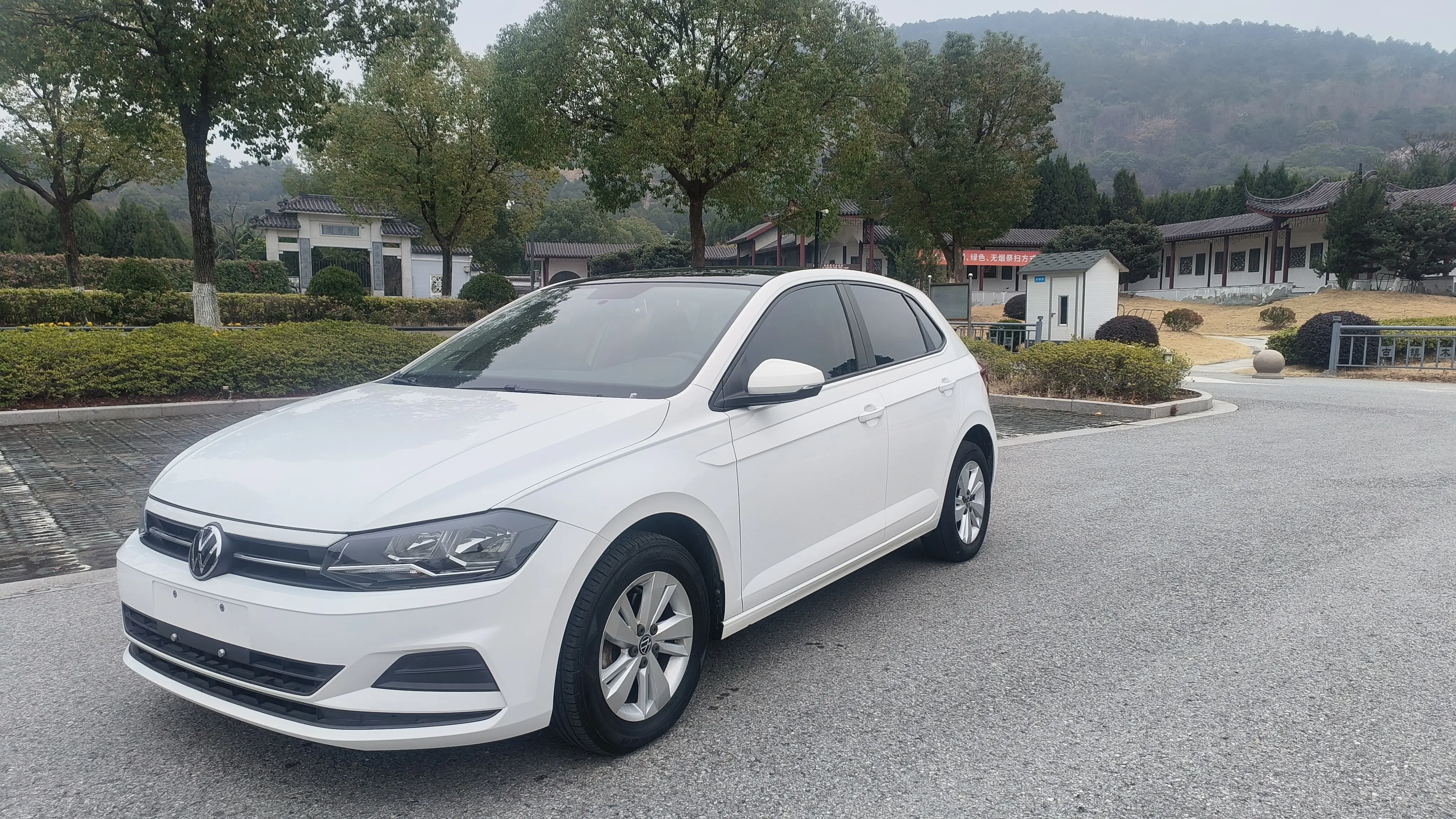 Volkswagen Polo  из Китая