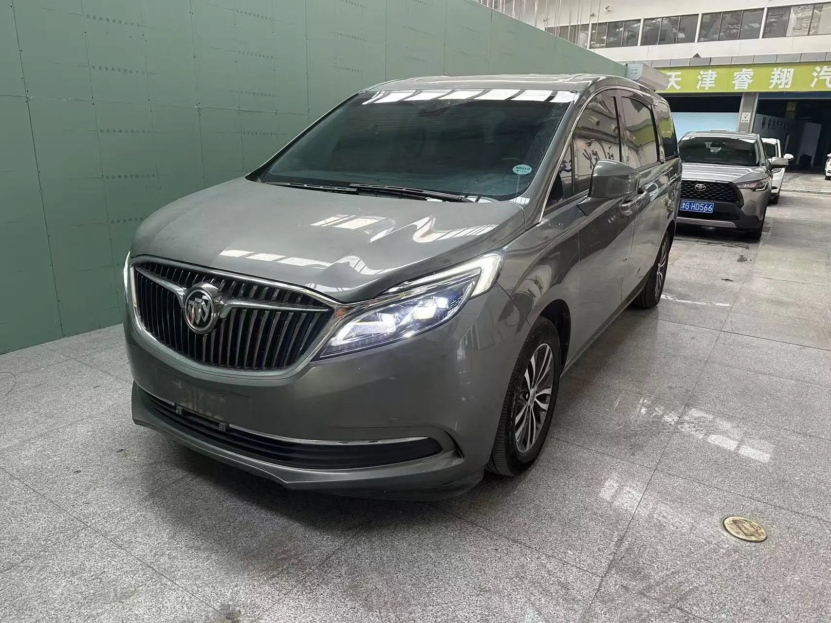 Buick GL8  из Китая