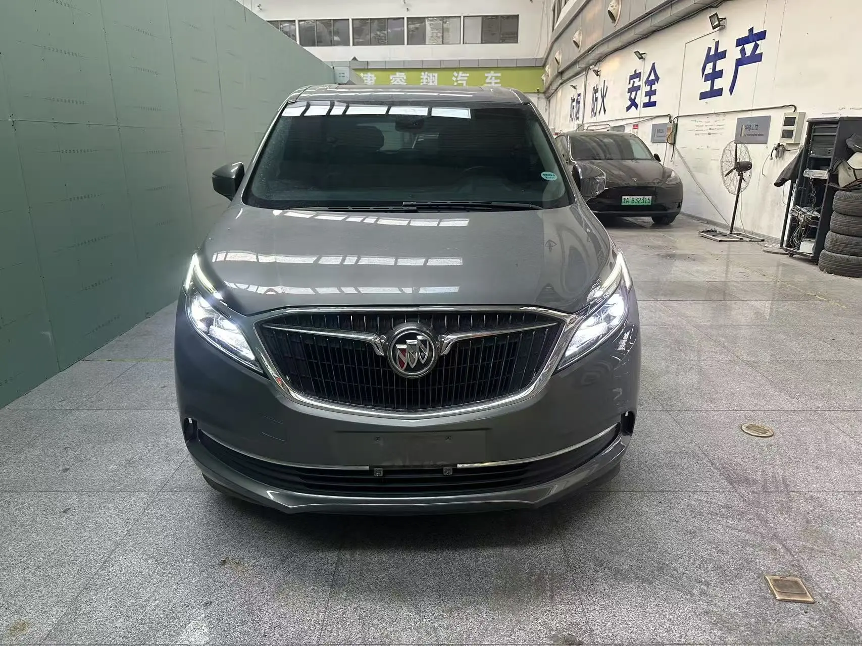 Buick GL8  из Китая