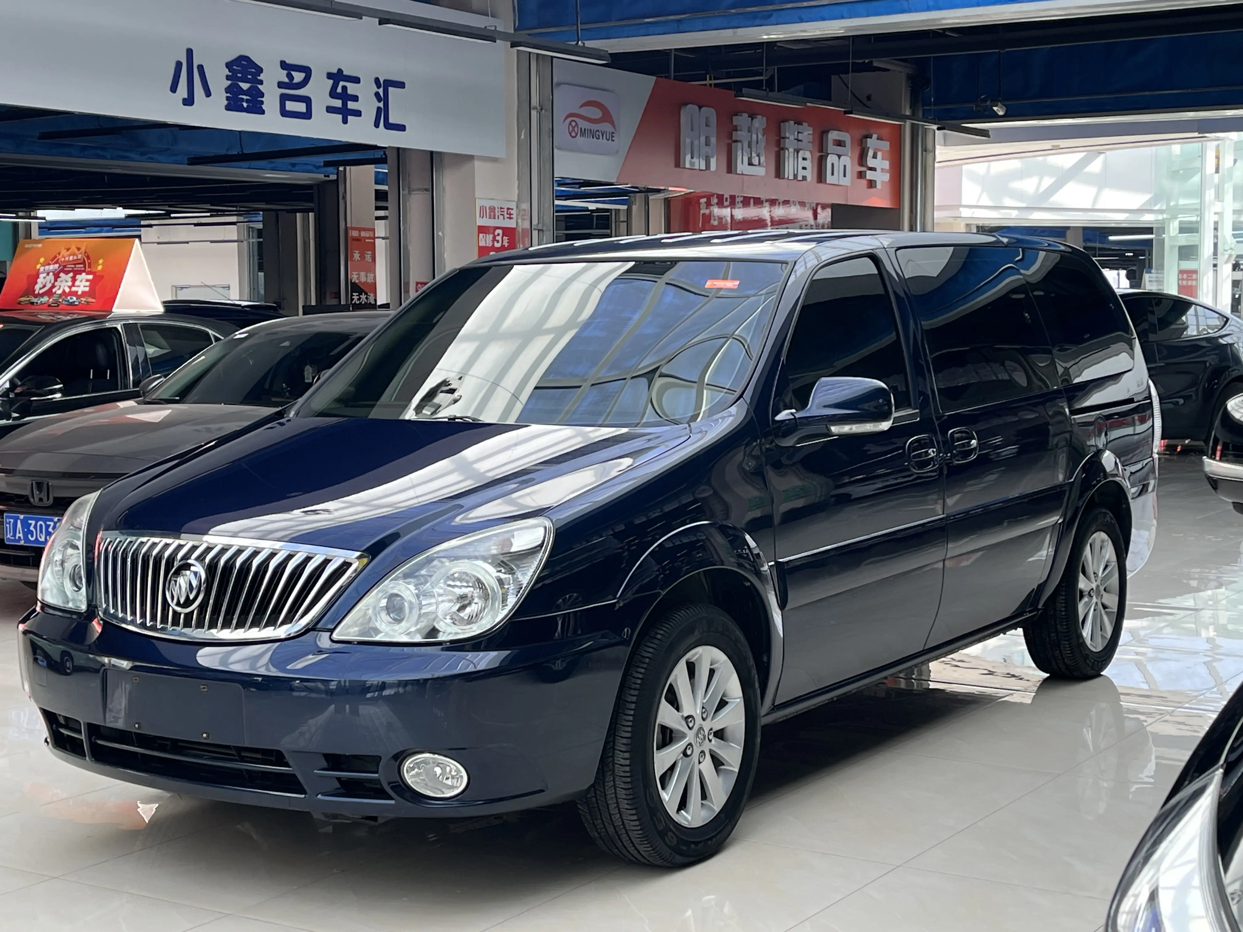 Buick GL8  из Китая