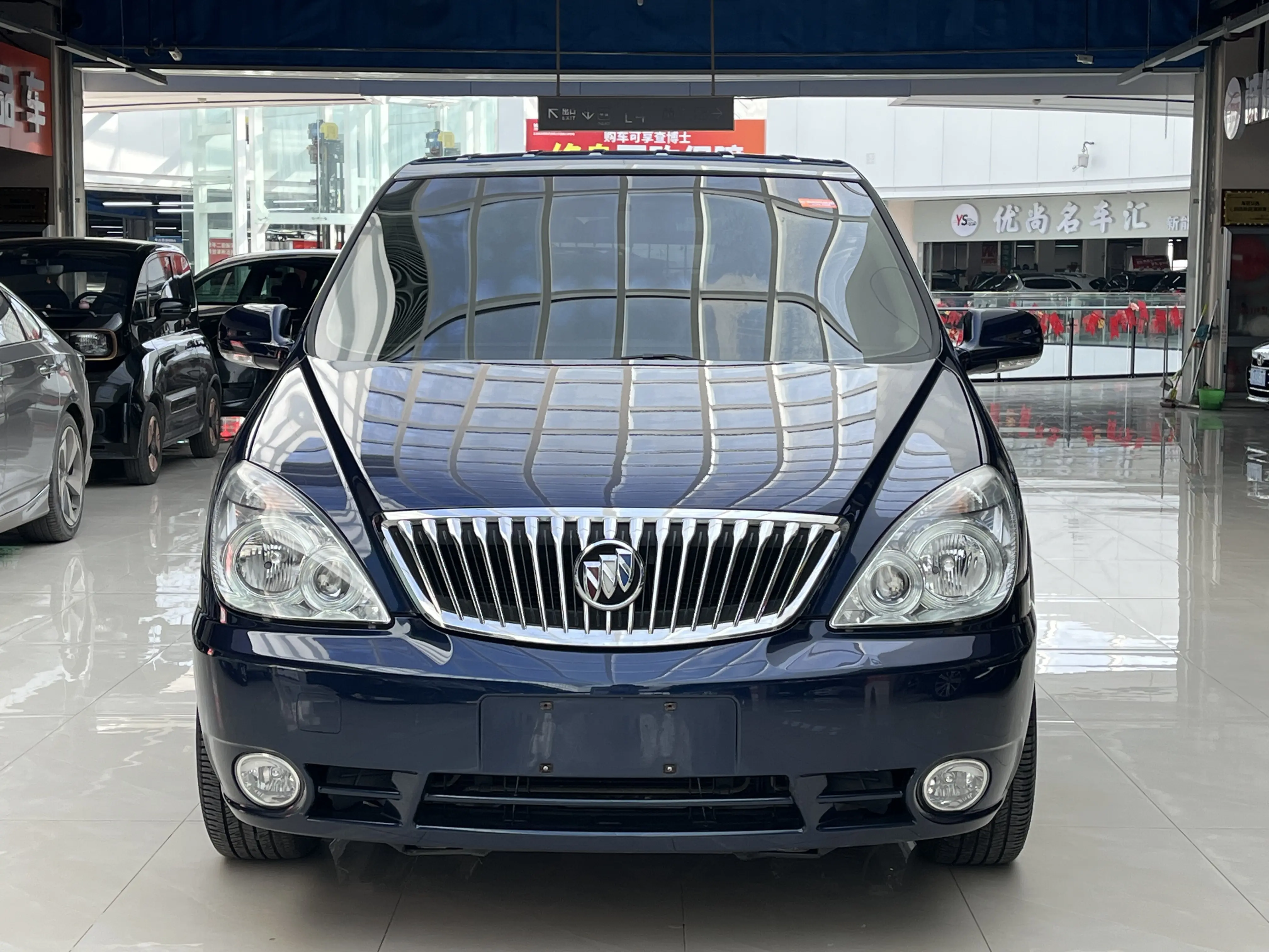 Buick GL8  из Китая