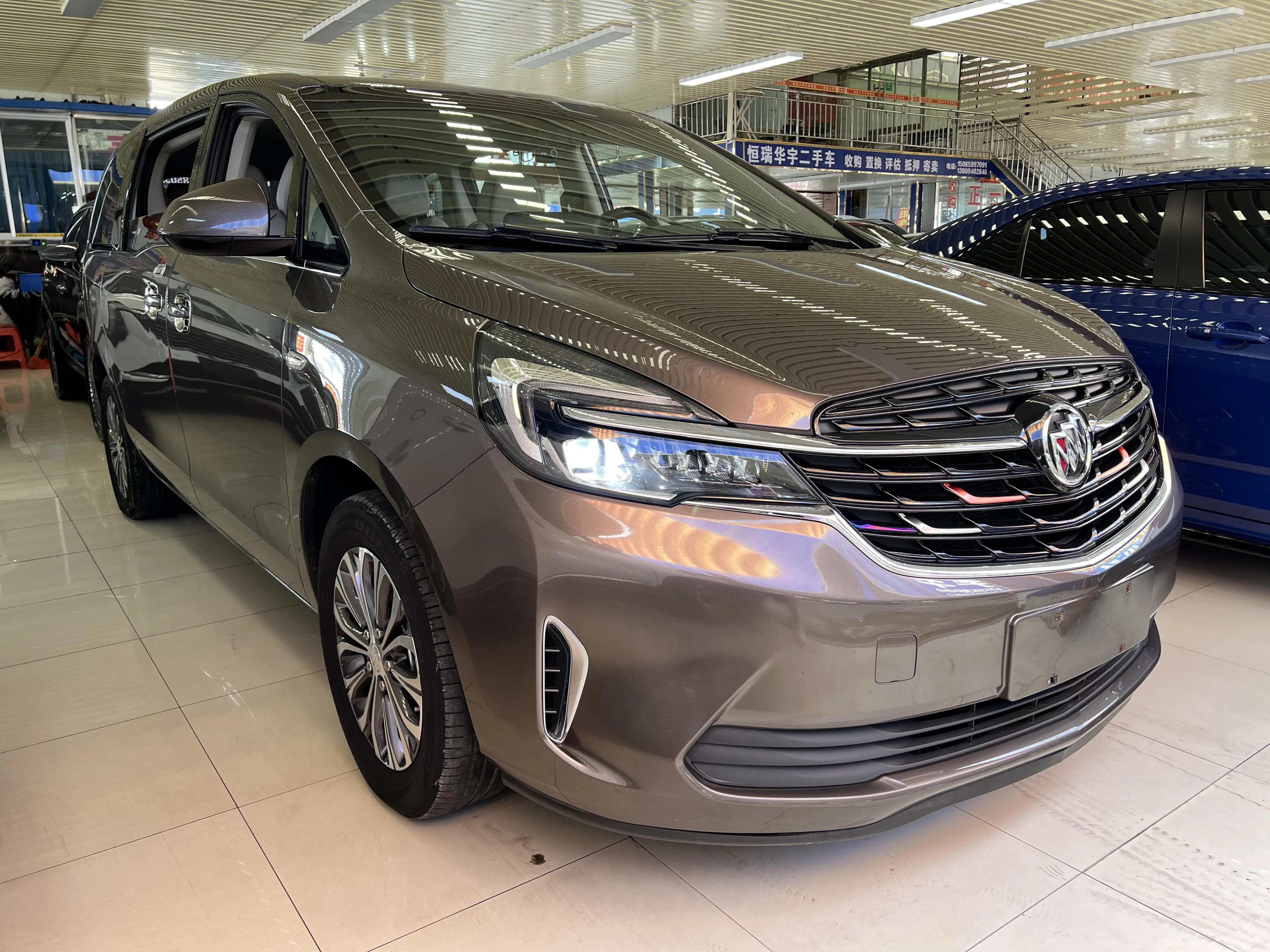 Buick GL8  из Китая