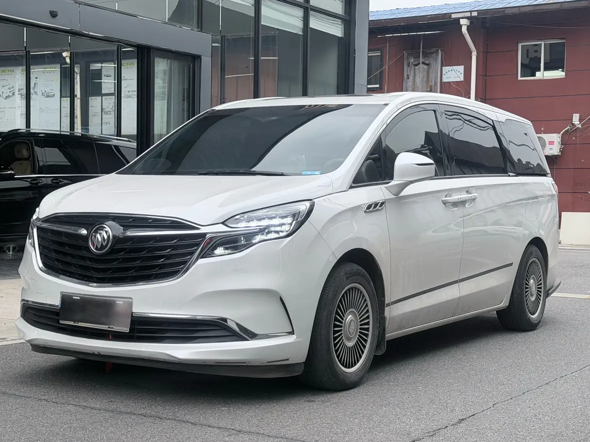 Buick GL8  из Китая