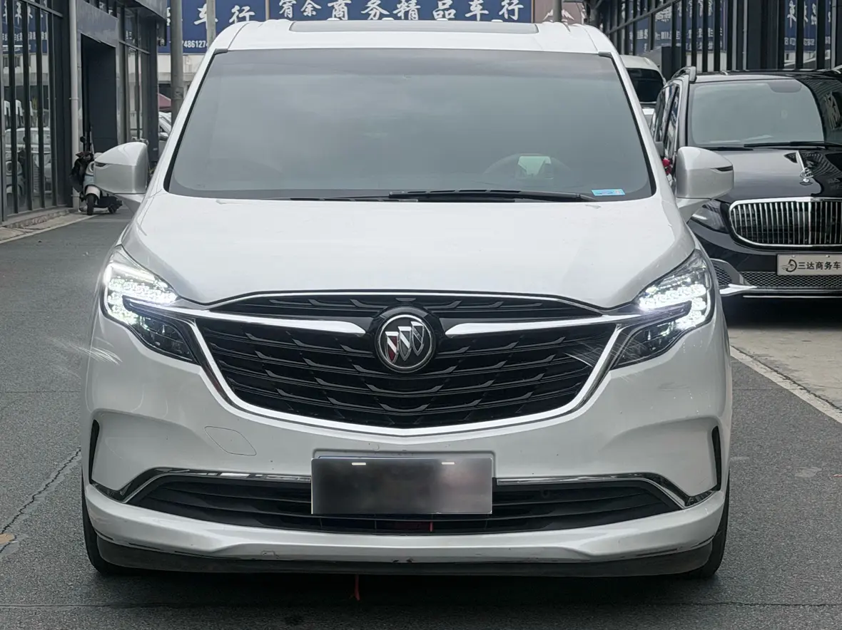 Buick GL8  из Китая