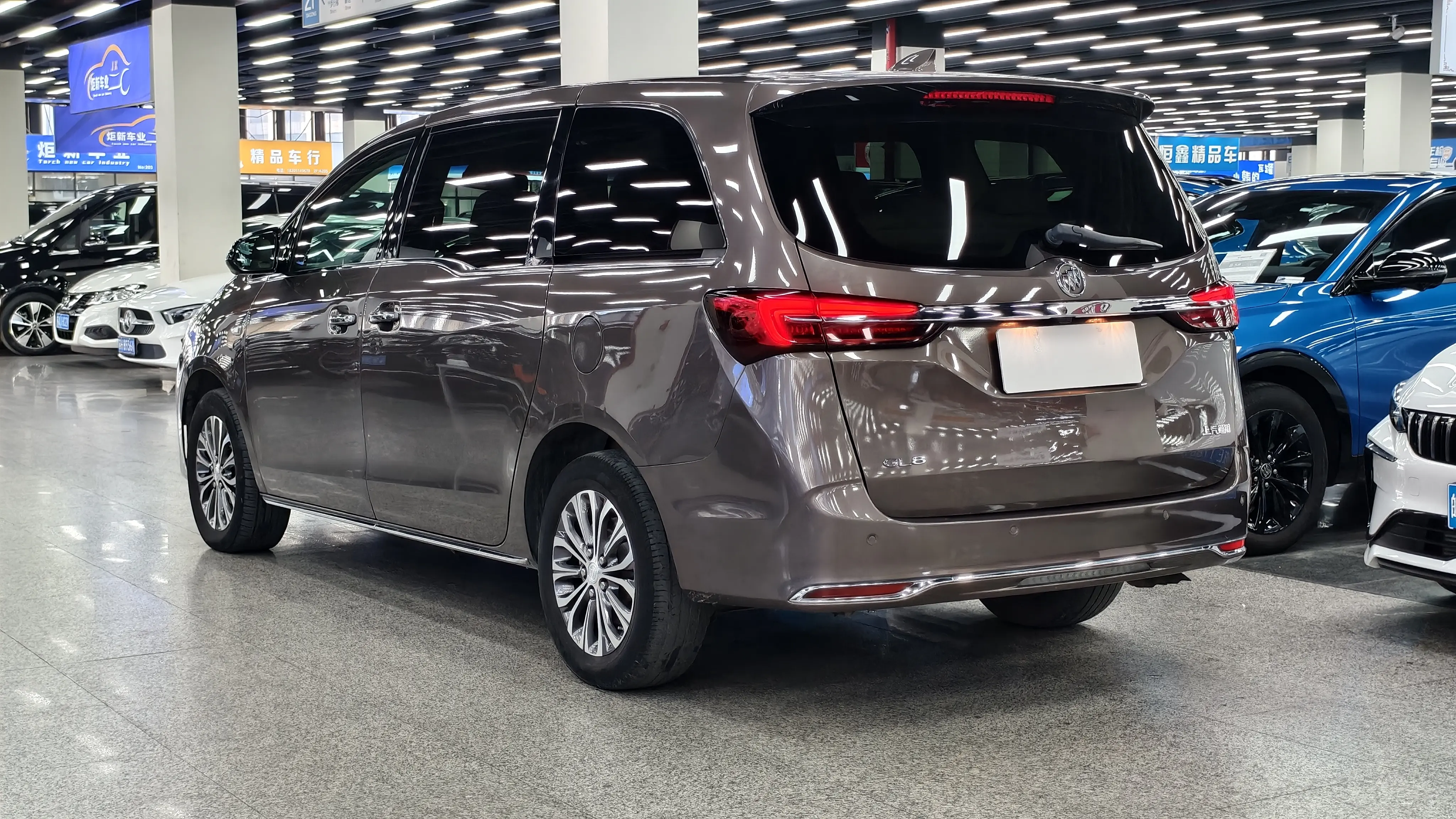 Buick GL8  из Китая