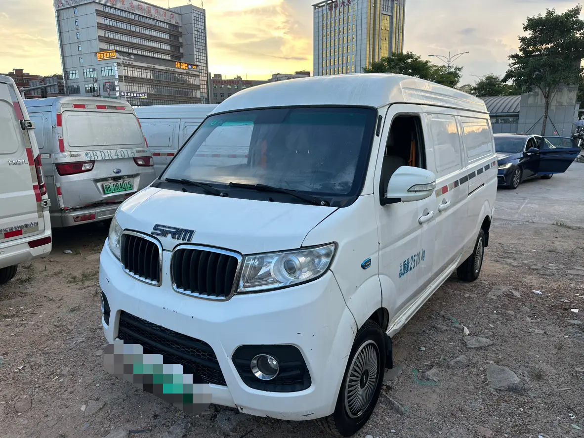 Xinyuan Automobile Good Luck No. 1  из Китая