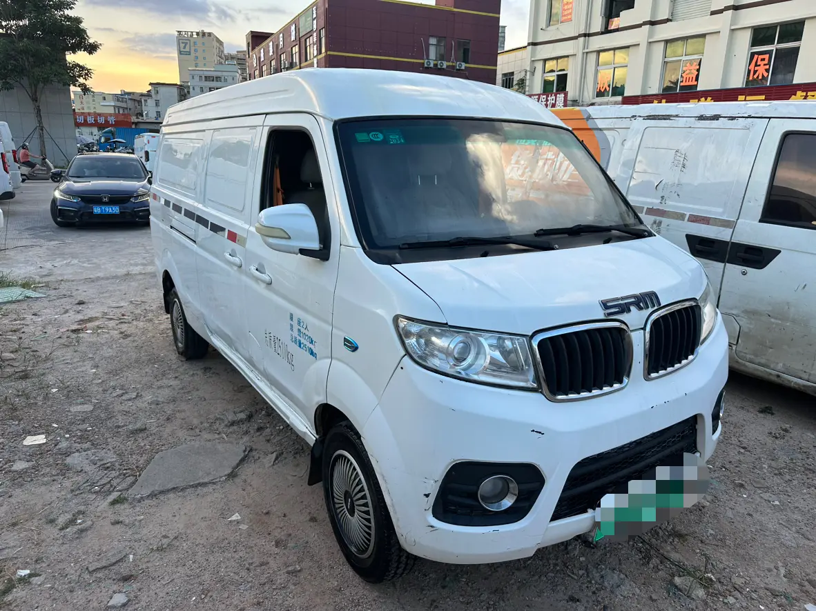 Xinyuan Automobile Good Luck No. 1  из Китая