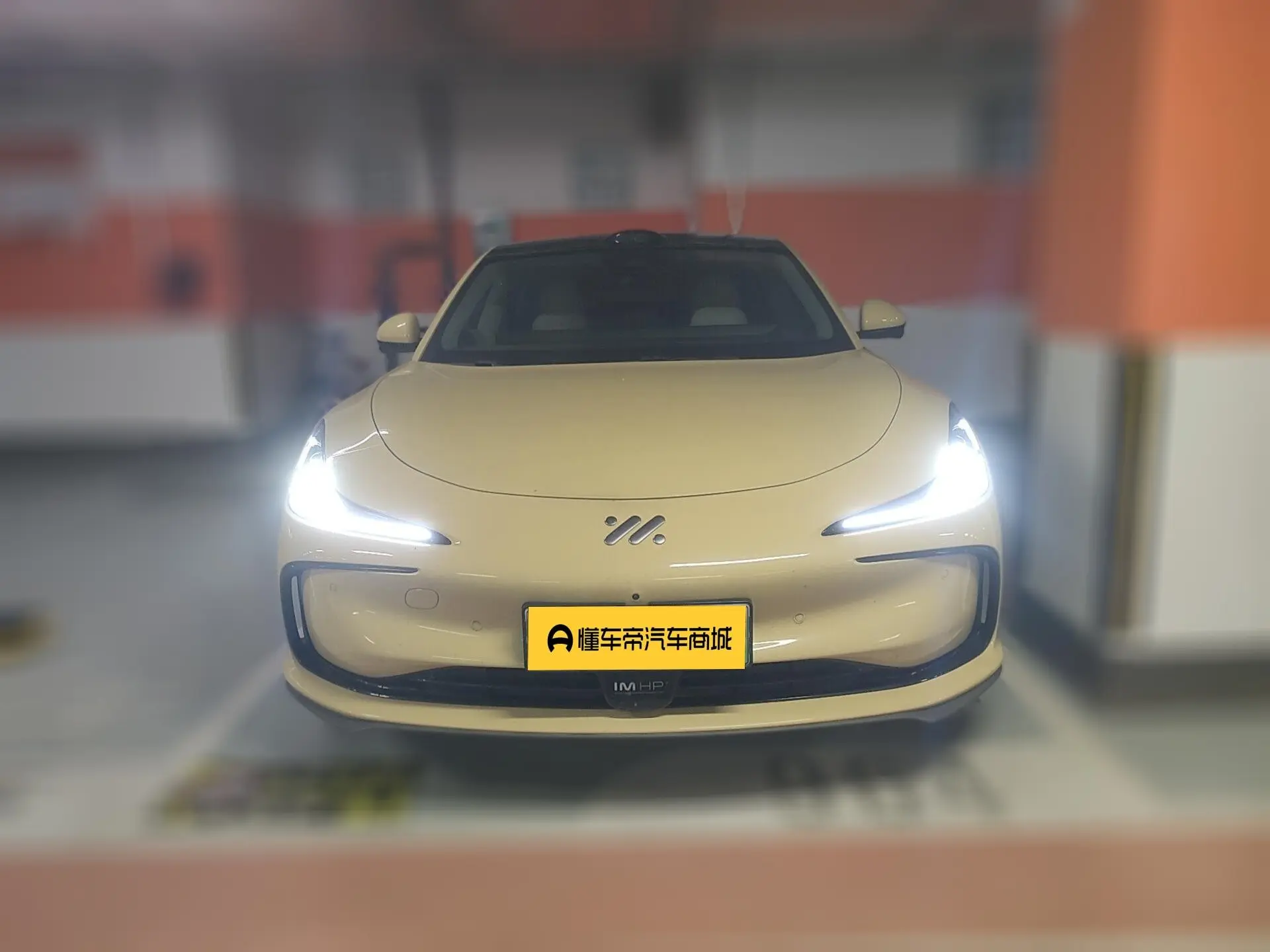 Zhiji L6  из Китая