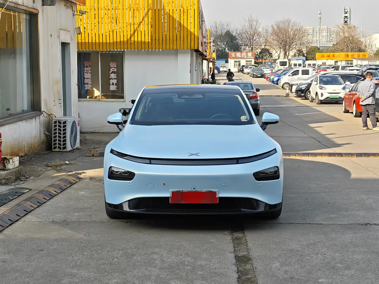 Xpeng P7  из Китая