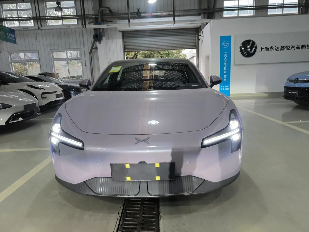 Xpeng Xiaopeng MONA M03  из Китая