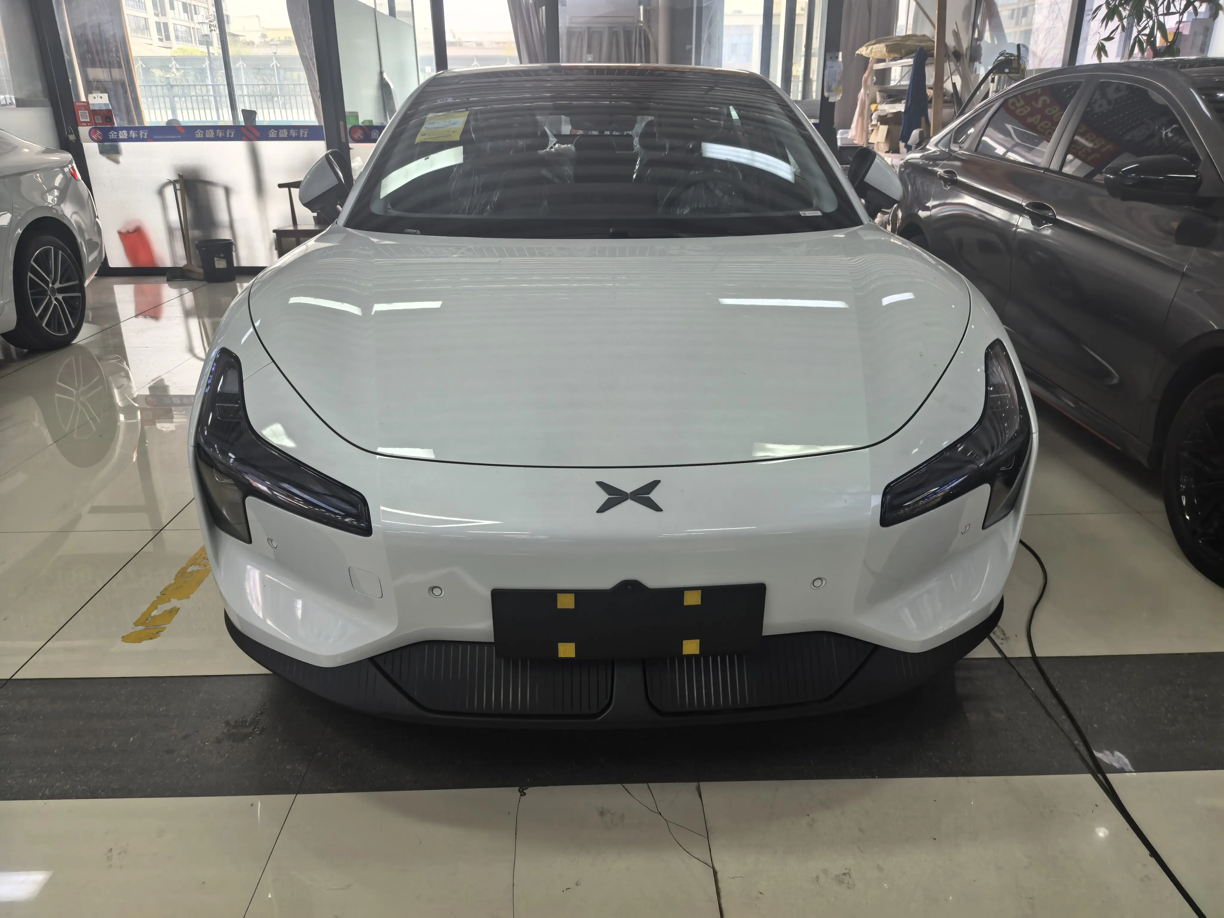 Xpeng Xiaopeng MONA M03  из Китая