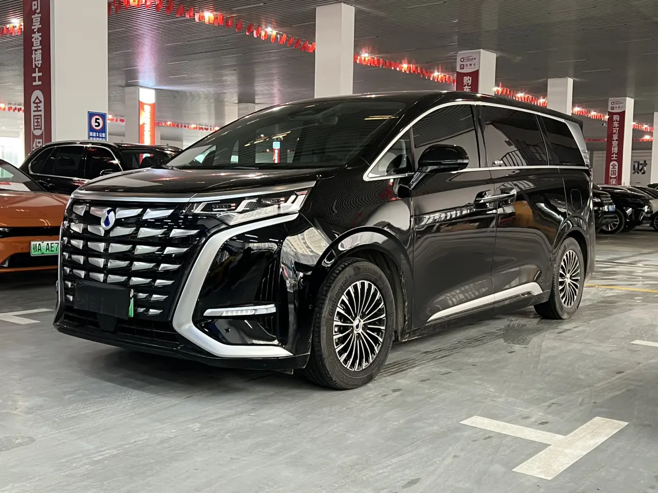 Denza D9 DM  из Китая