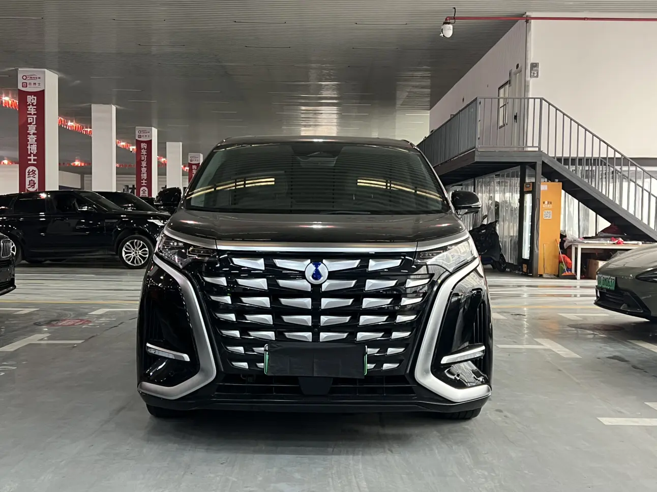 Denza D9 DM  из Китая