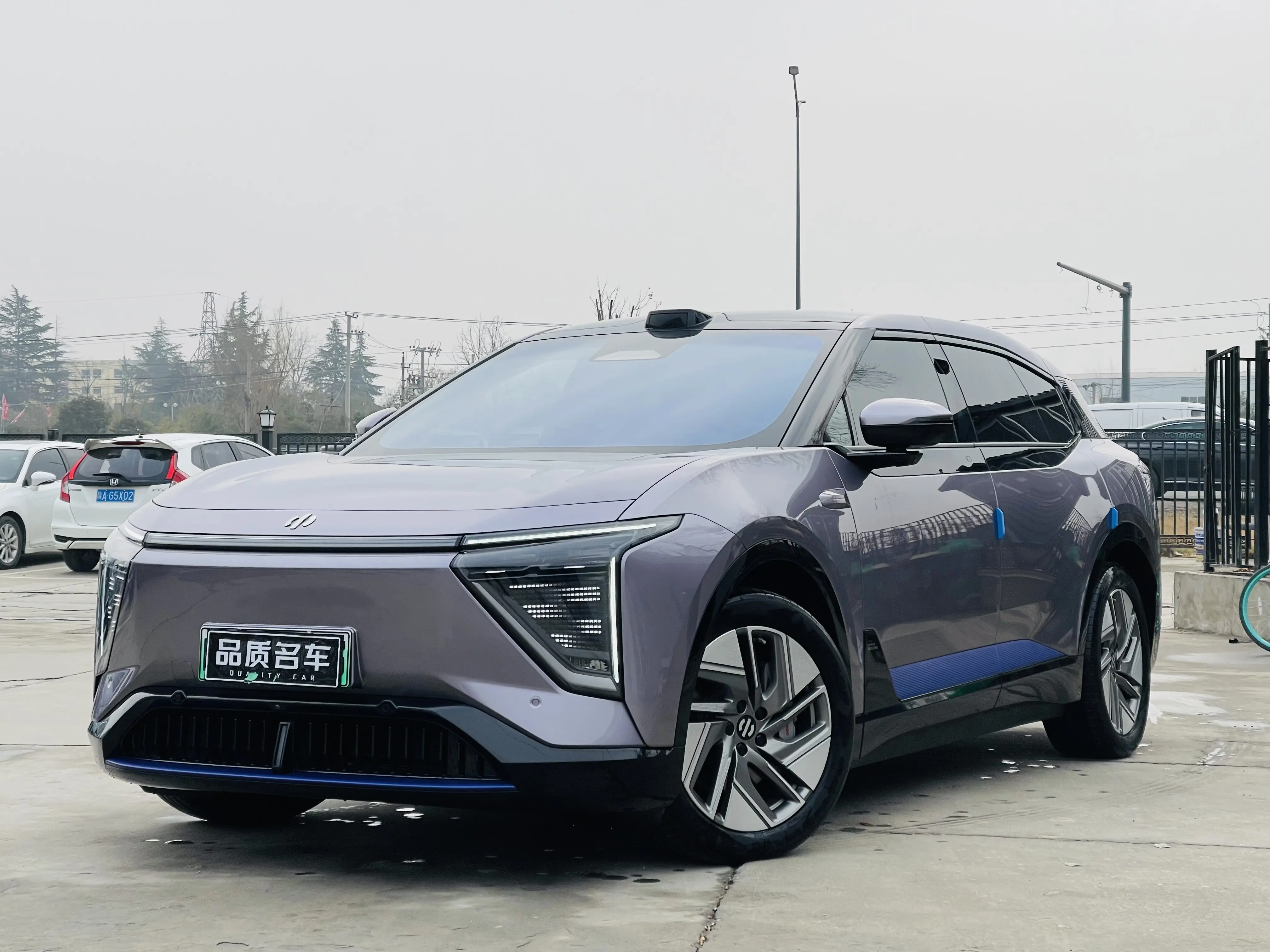 HiPhi Y  из Китая