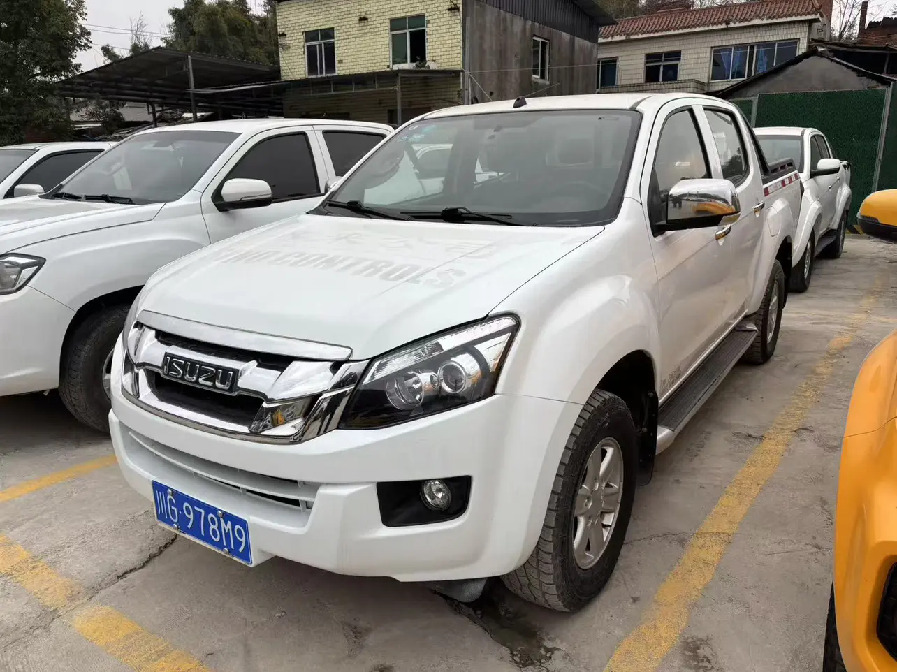 Isuzu D-MAX  из Китая