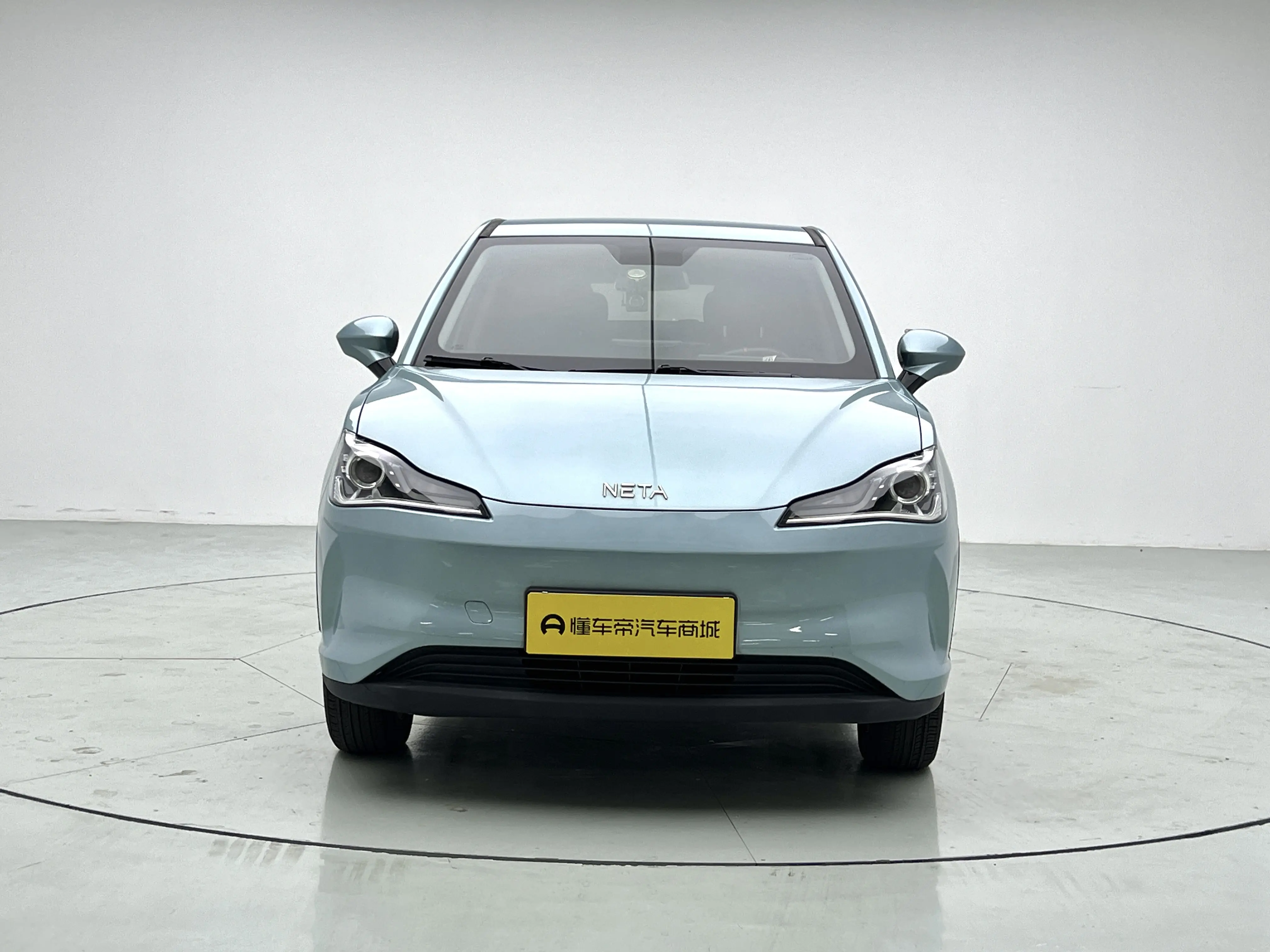 NETA Nezha V  из Китая