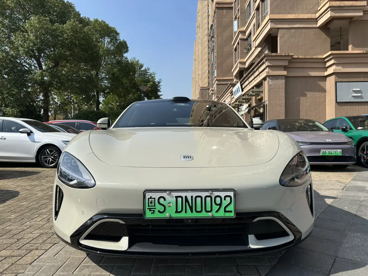 Xiaomi car Xiaomi SU7  из Китая