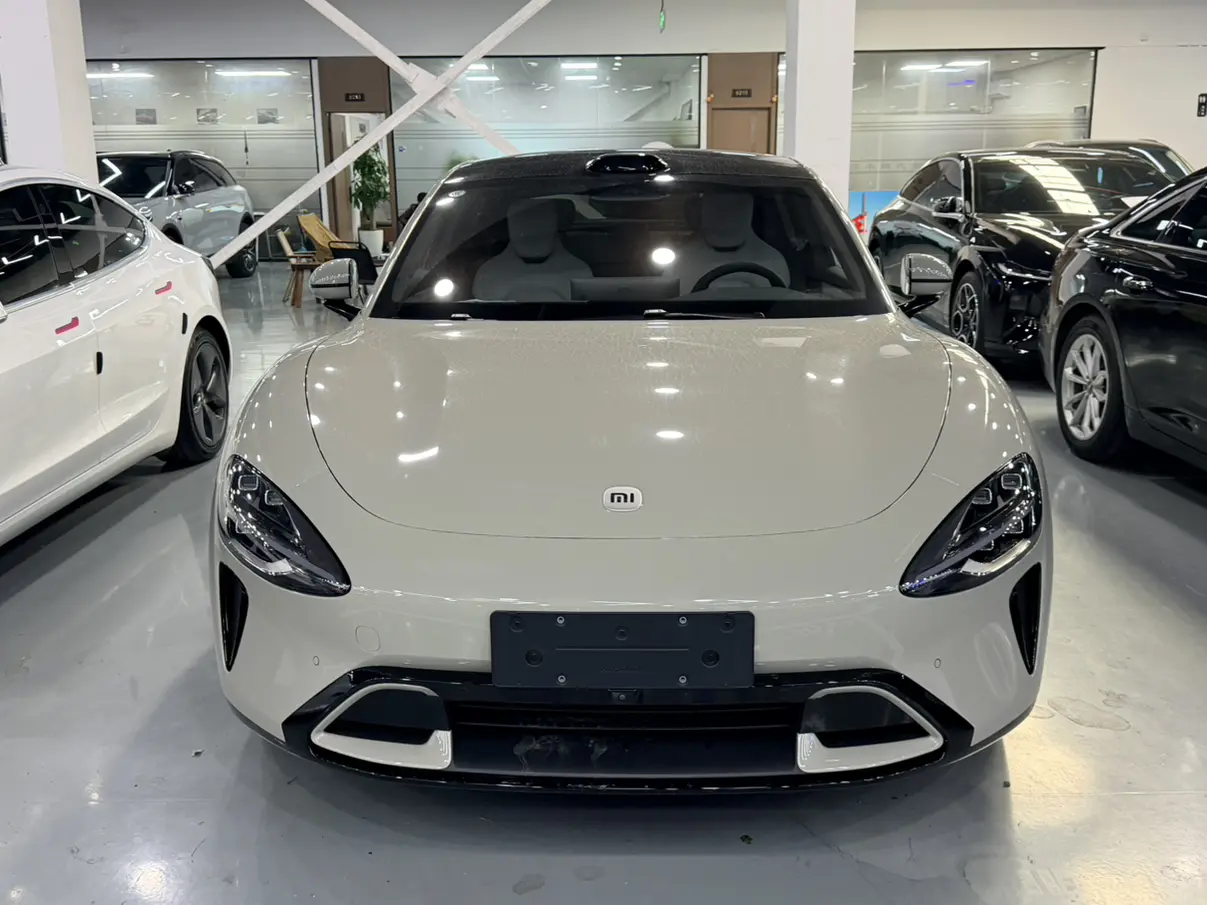 Xiaomi car Xiaomi SU7  из Китая